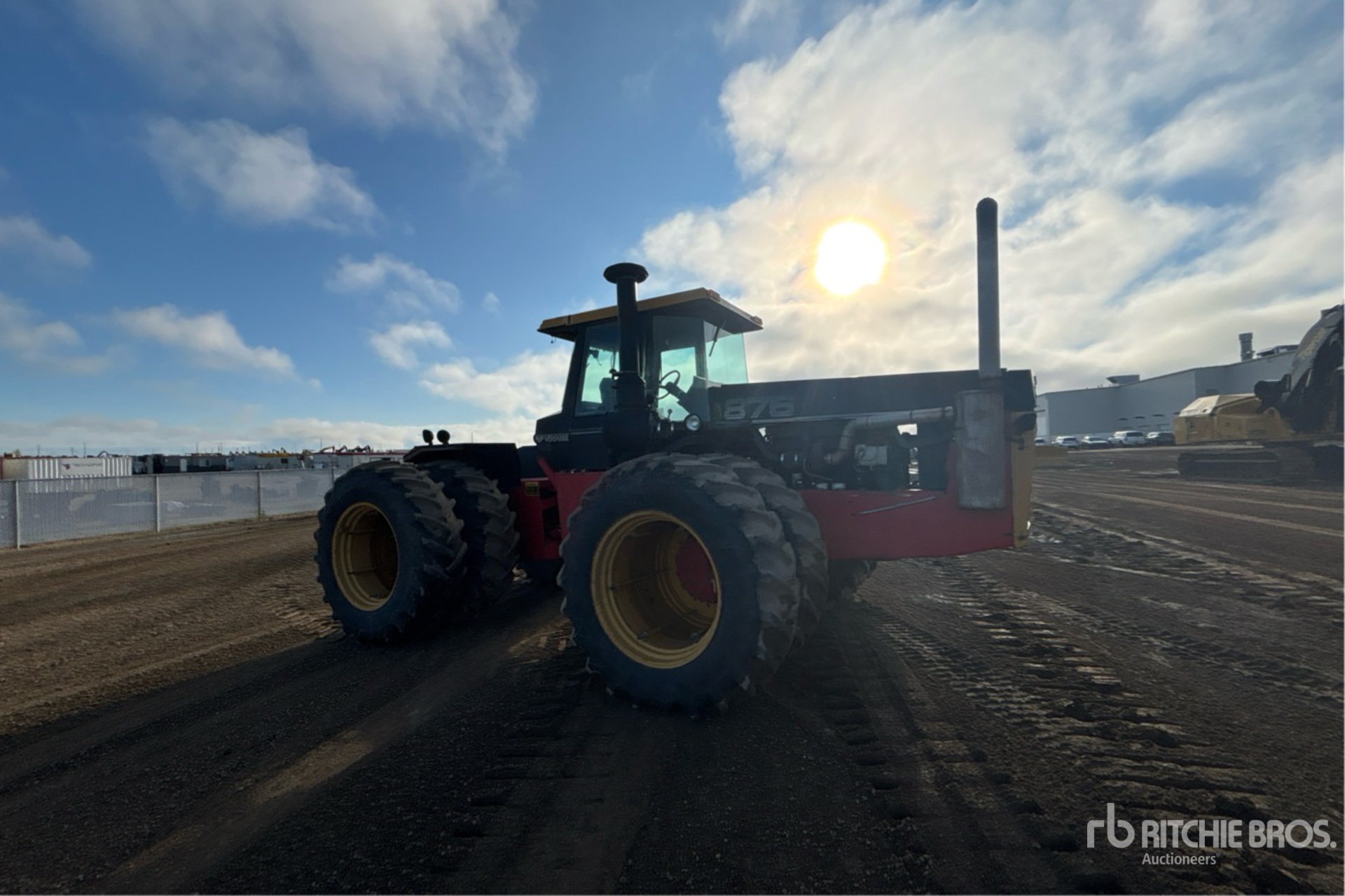 1985 Versatile 876
