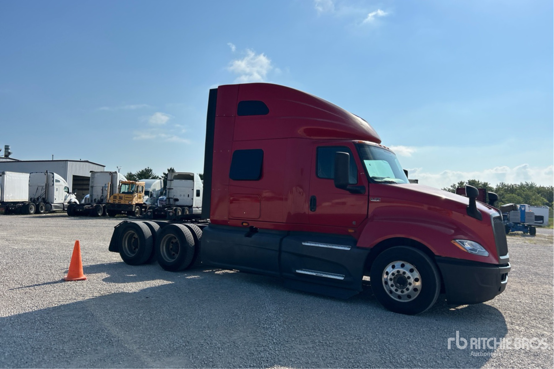 2022 International LT625