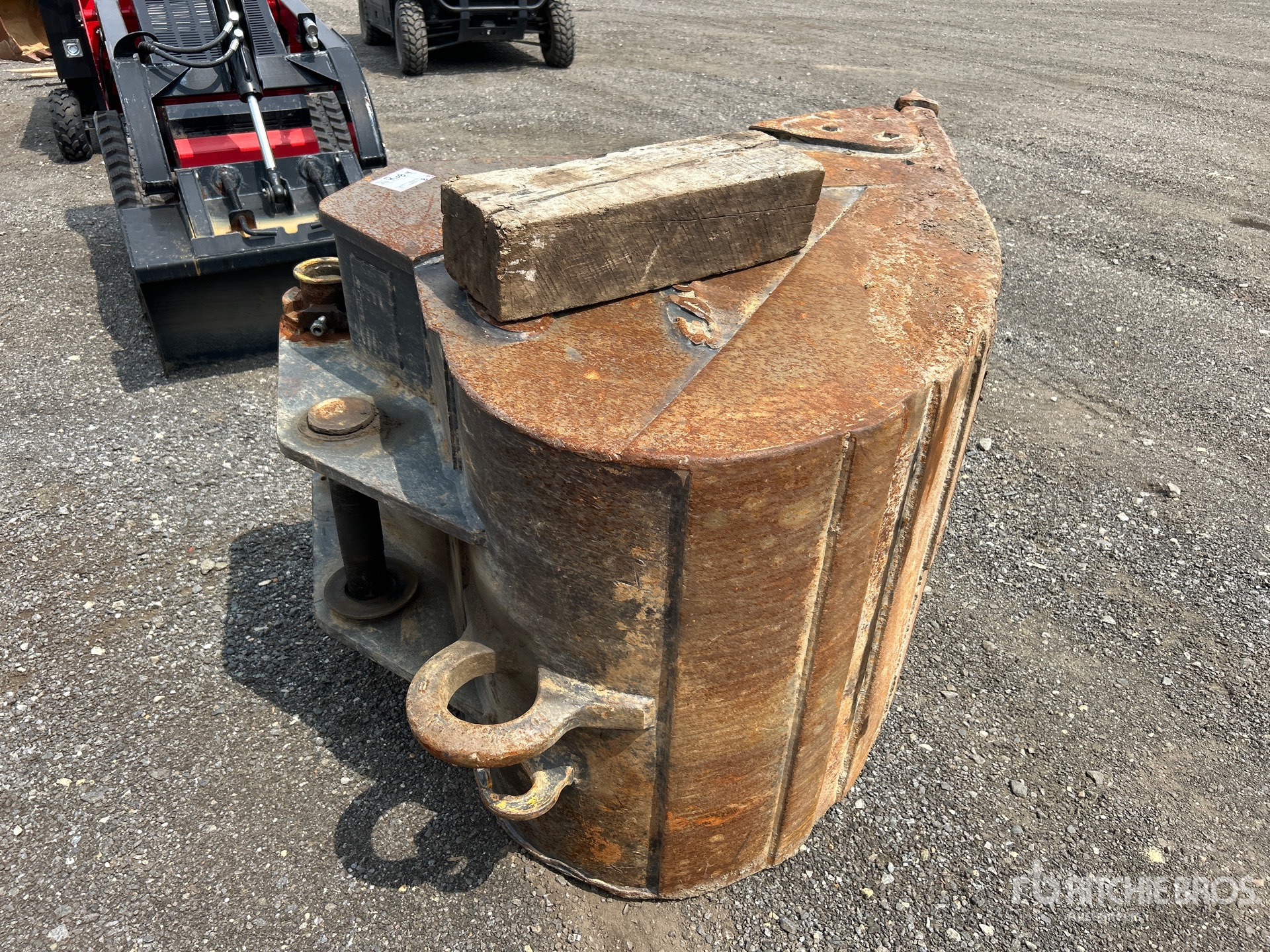 General Appearance with Picture, Right Rear Corner