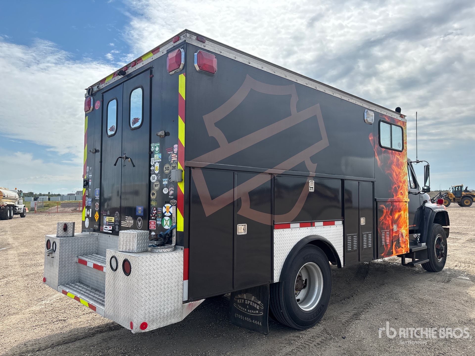 General Appearance with Picture, Right Rear Corner