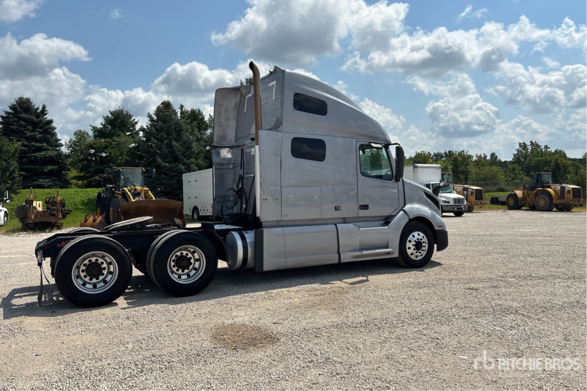 2020 Volvo VNL760