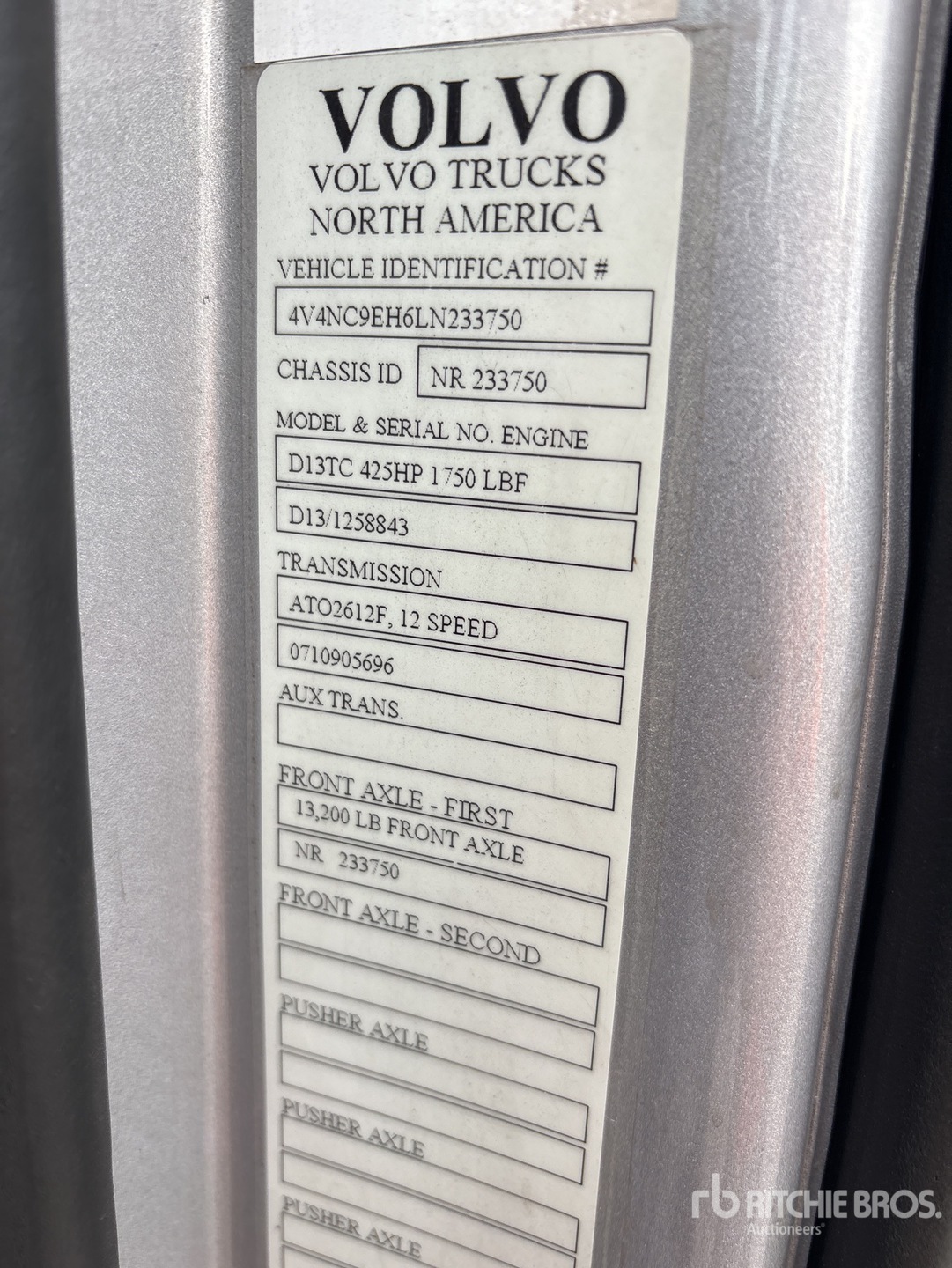 2020 Volvo VNL760