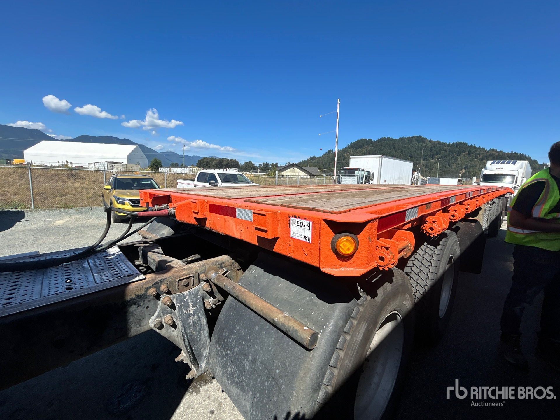 2015 Manac 32 FT SUPER B-TRAIN LEAD