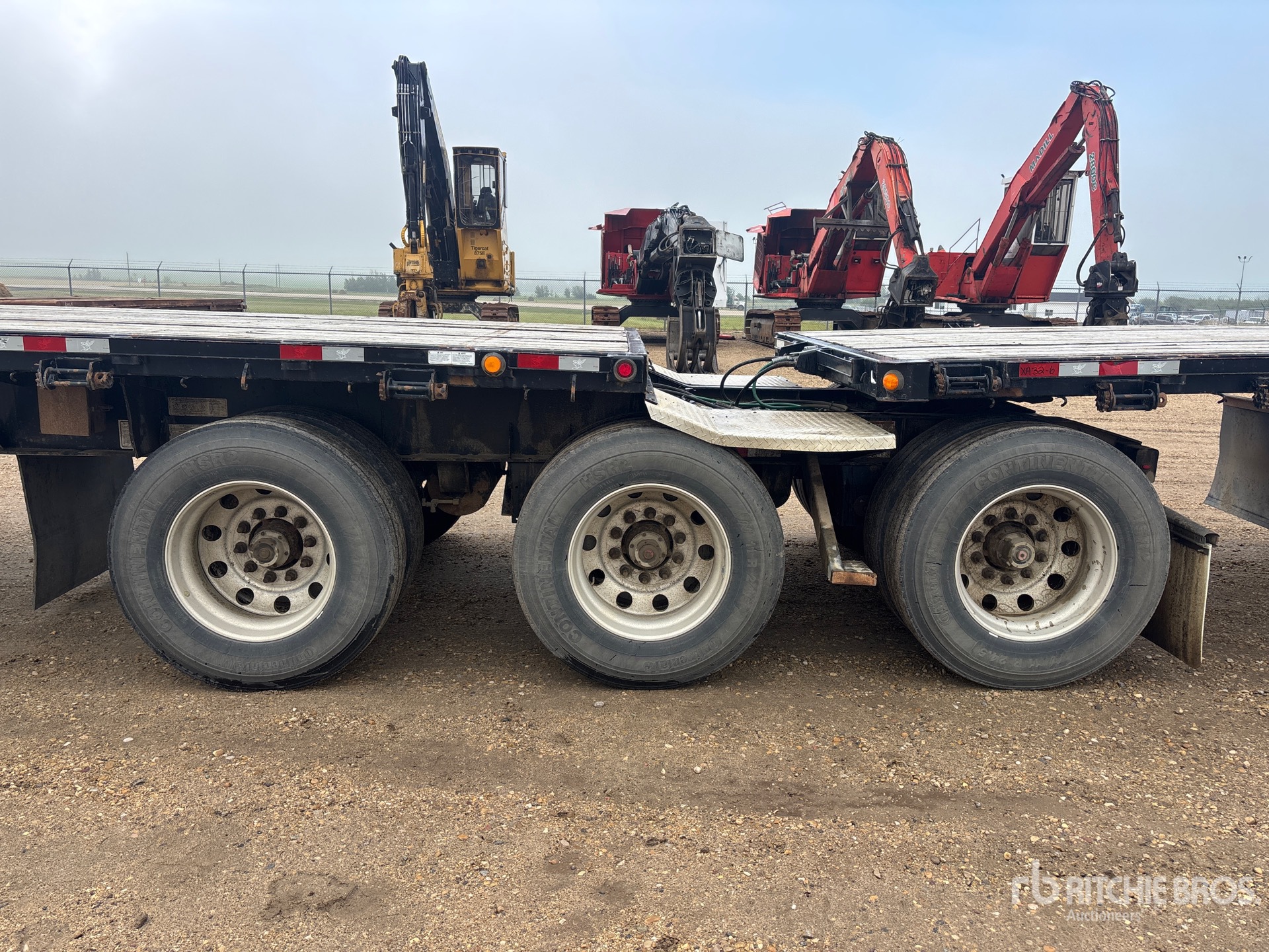 2020 Manac 32 ft Super B-Train Lead