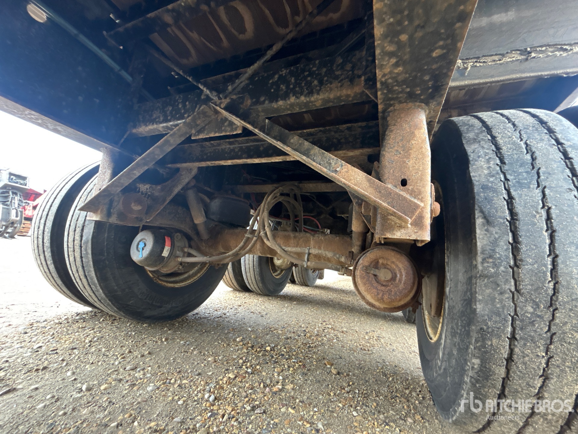 2020 Manac 32 ft Super B-Train Lead