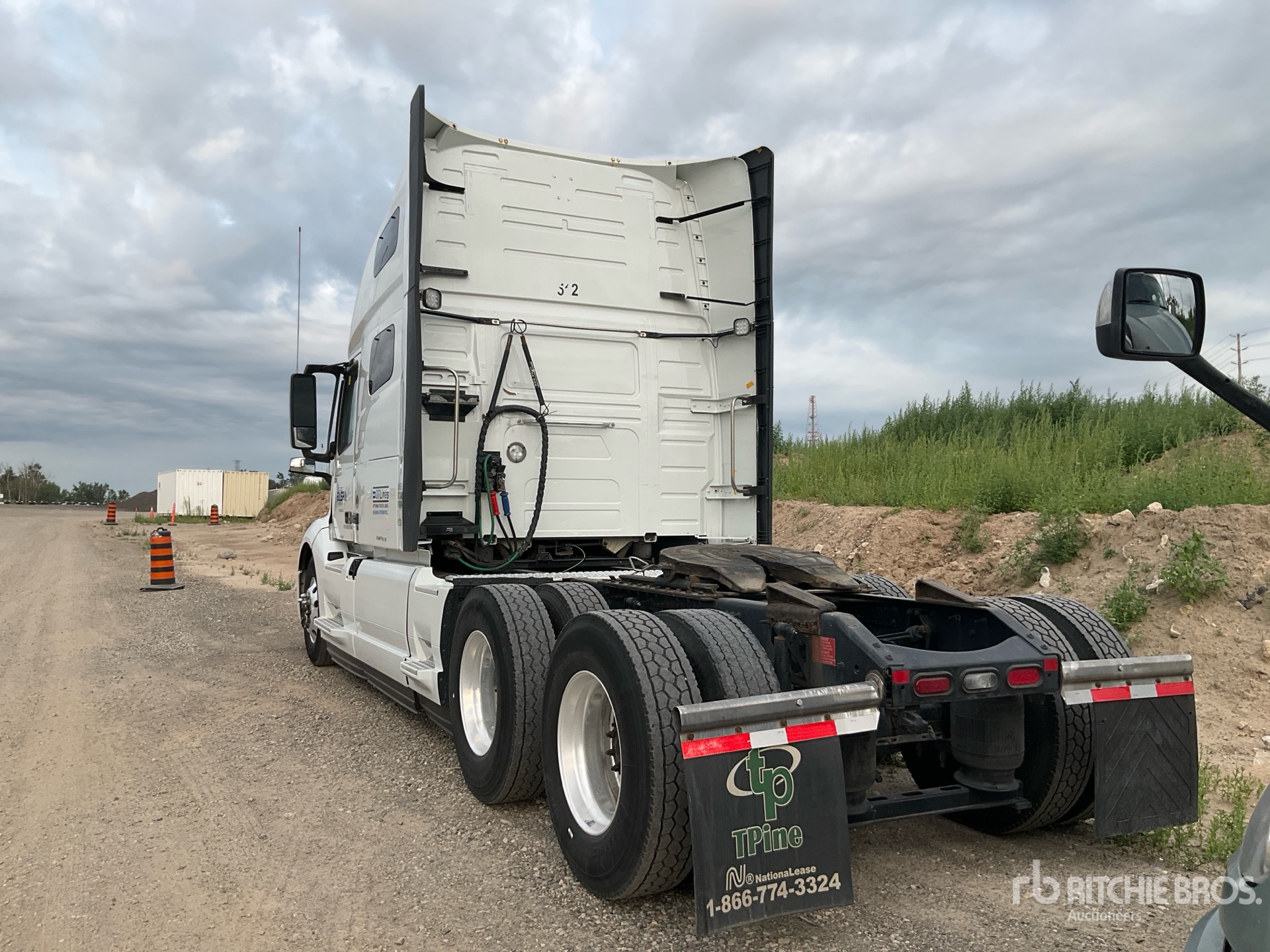 2023 Volvo VNL