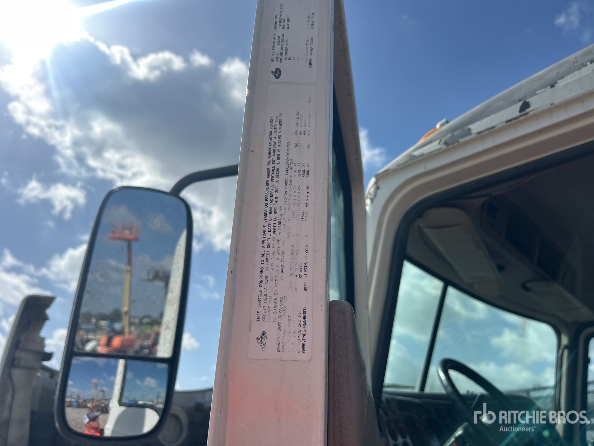 2004 Mack CX613