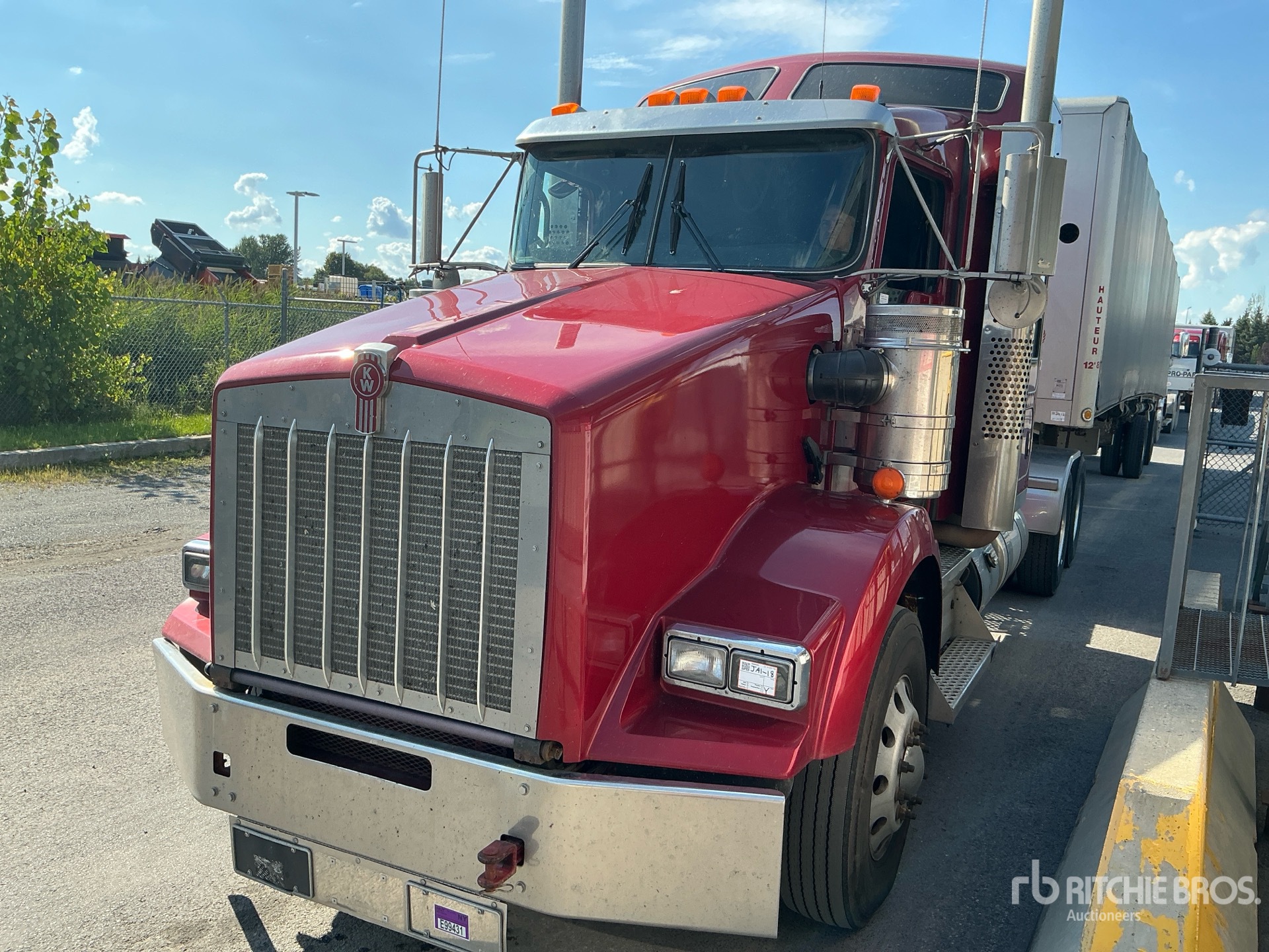 Photo of 2022 Kenworth T800
