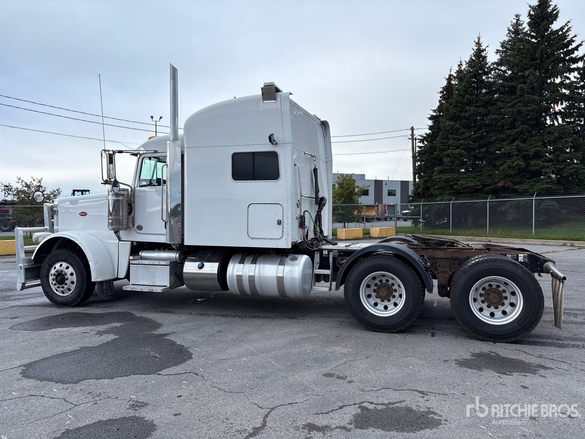 2021 Peterbilt 389
