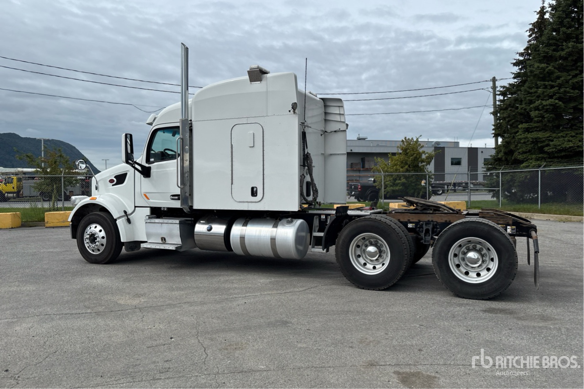 2022 Peterbilt 567