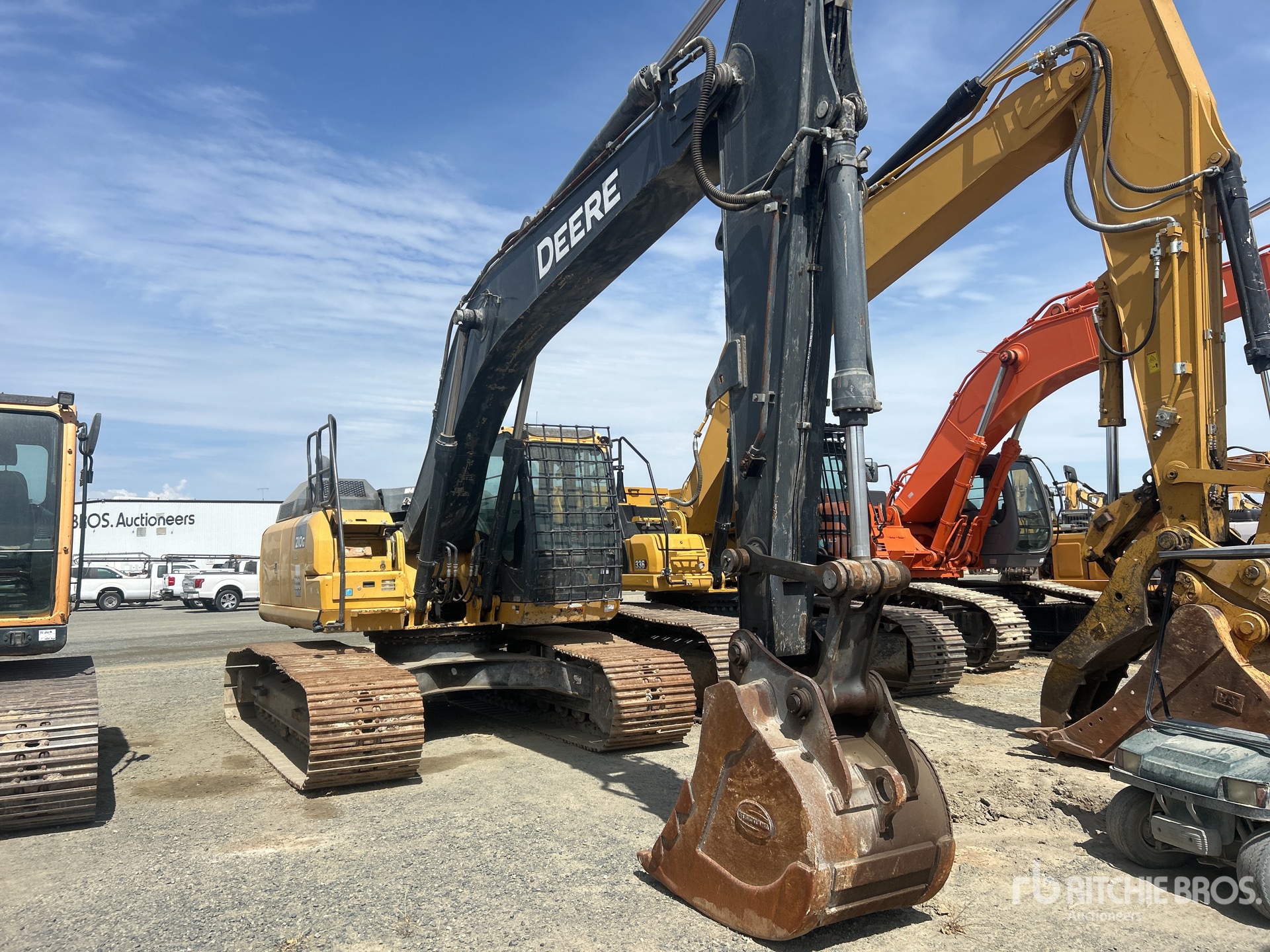 2018 John Deere 210G LC
