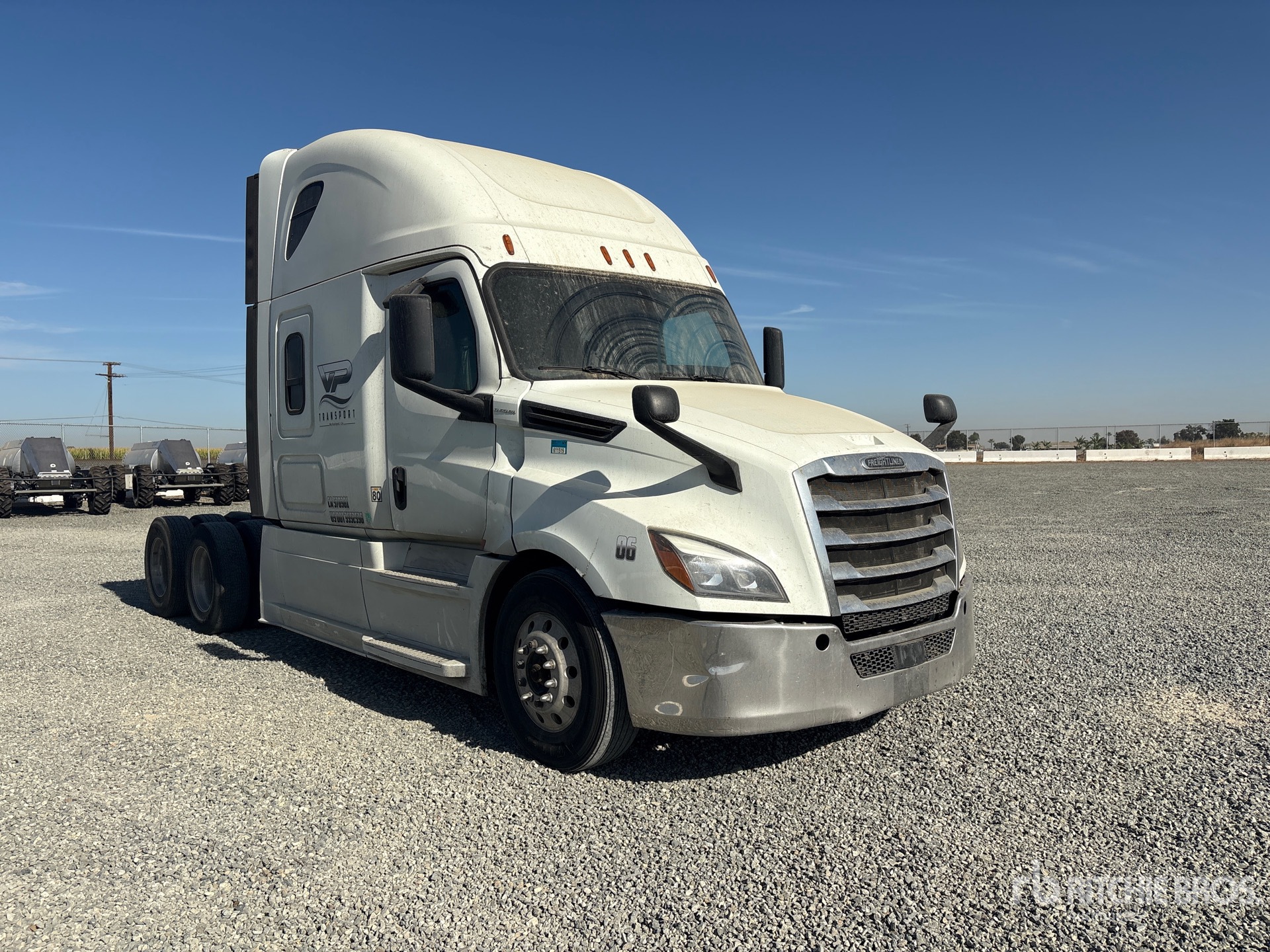 2020 Freightliner CASCADIA 126