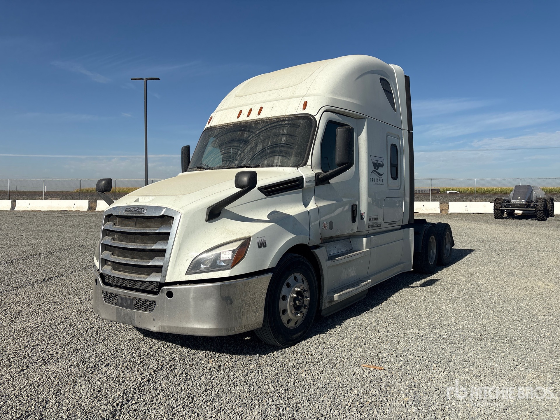 2020 Freightliner CASCADIA 126