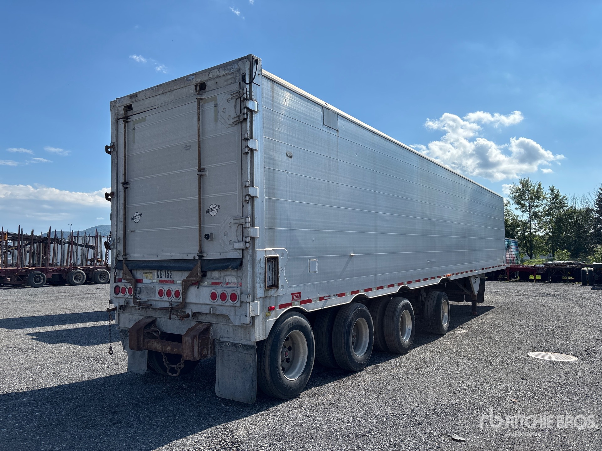 2008 Titan 48 ft Quad/A Aluminum