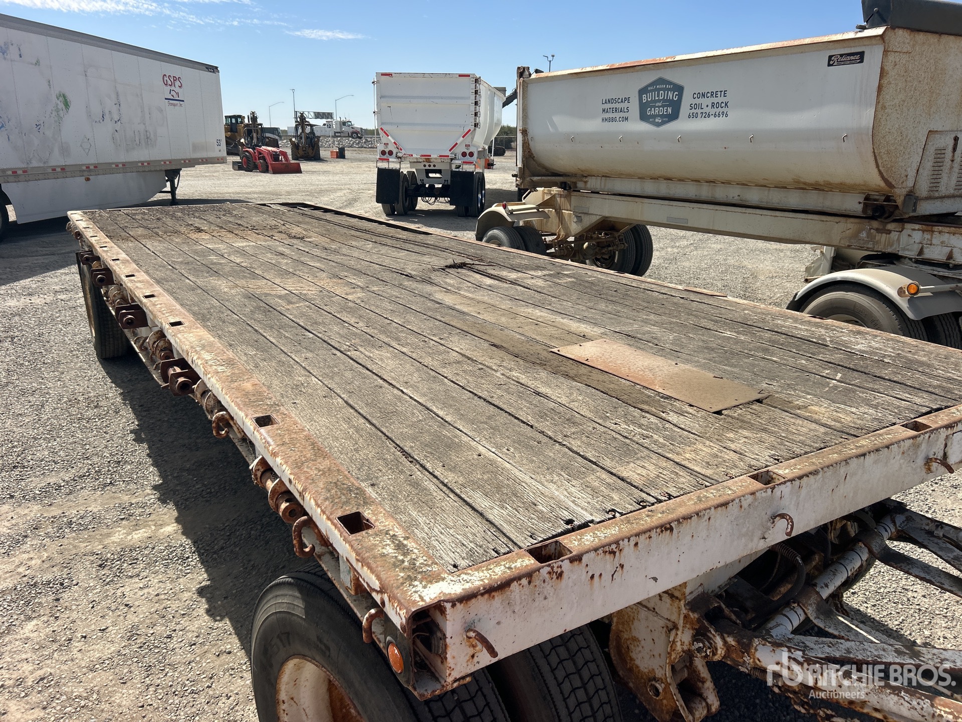 1977 Trailmobile 24 ft T/A Turntable