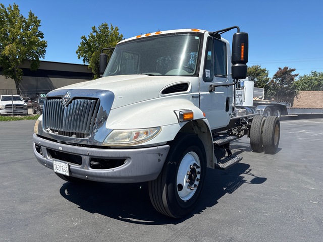 2008 International 4300 4x2 Cab and Chassis