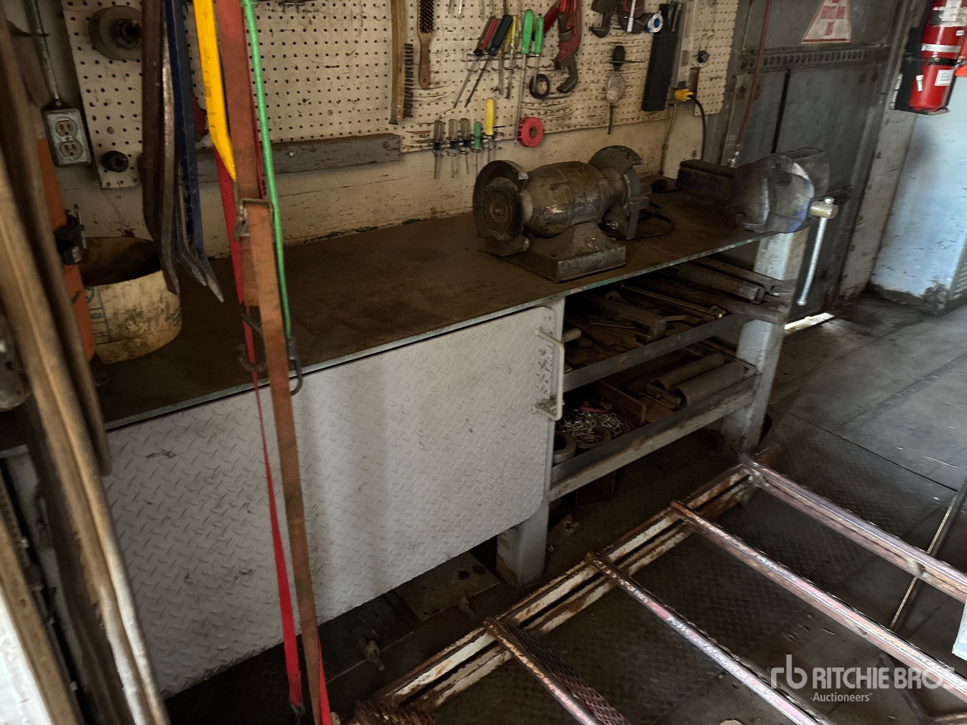 1983 Fruehauf 50 KW SHOP