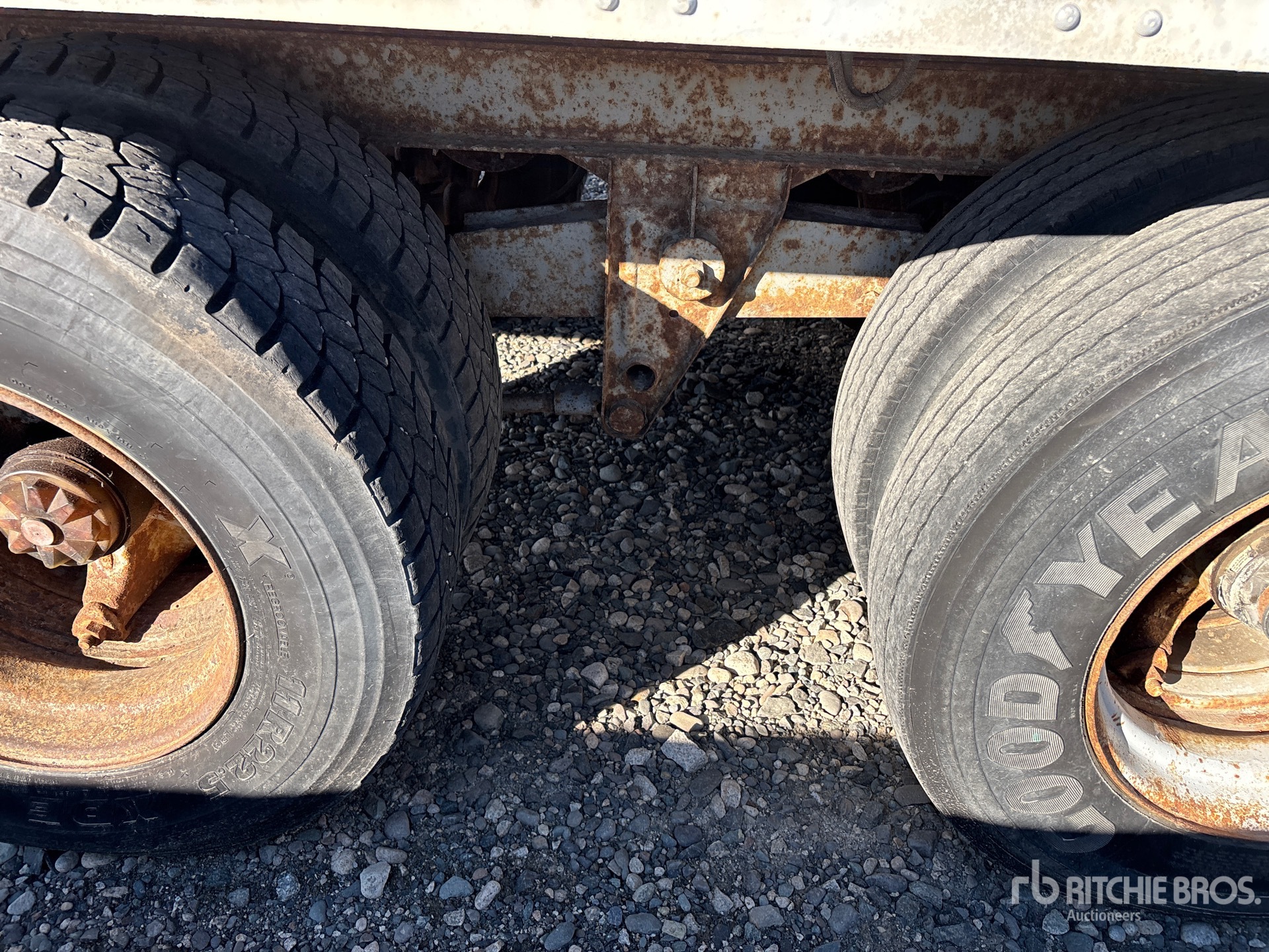 1983 Fruehauf 50 KW SHOP