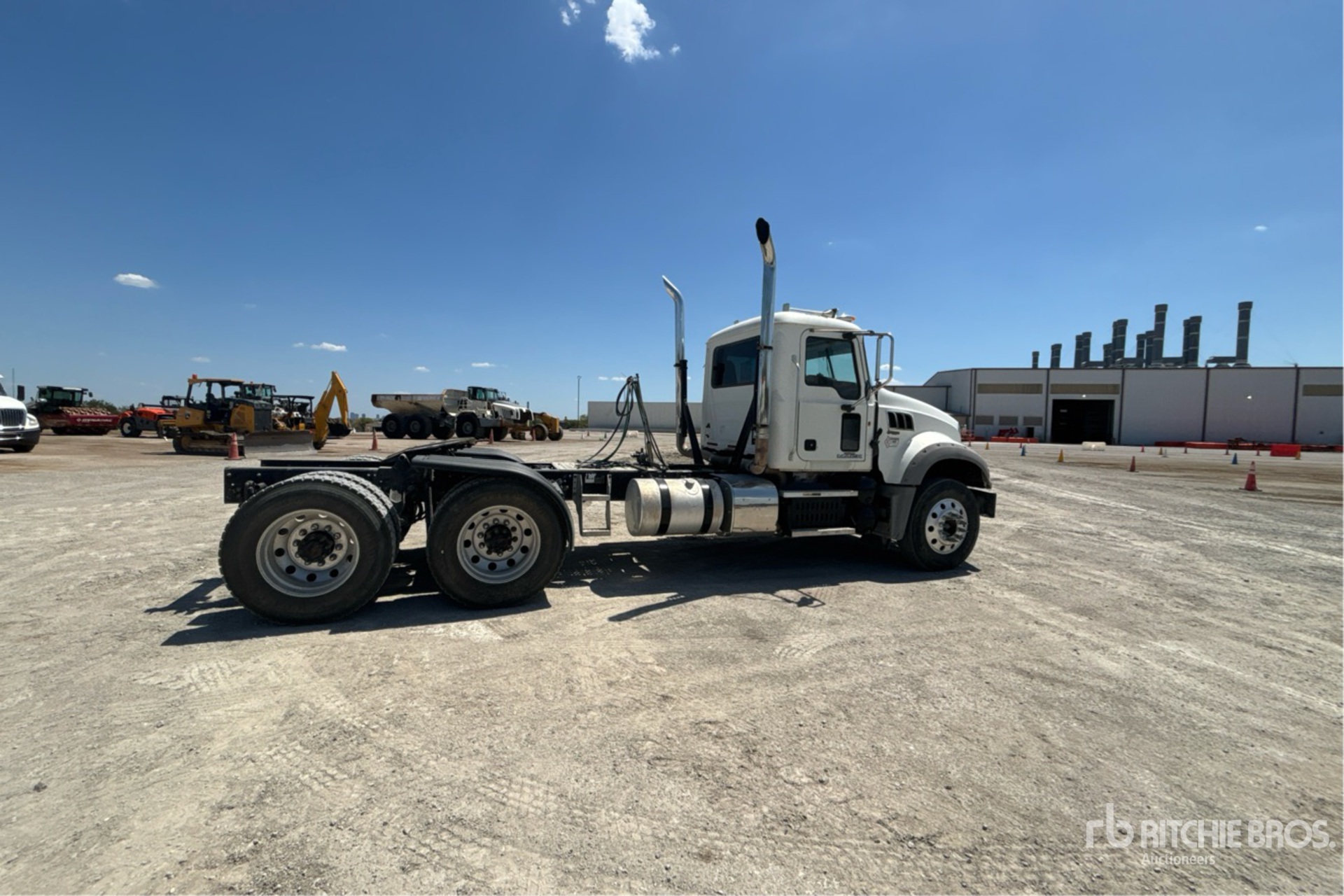 2013 Mack GU713