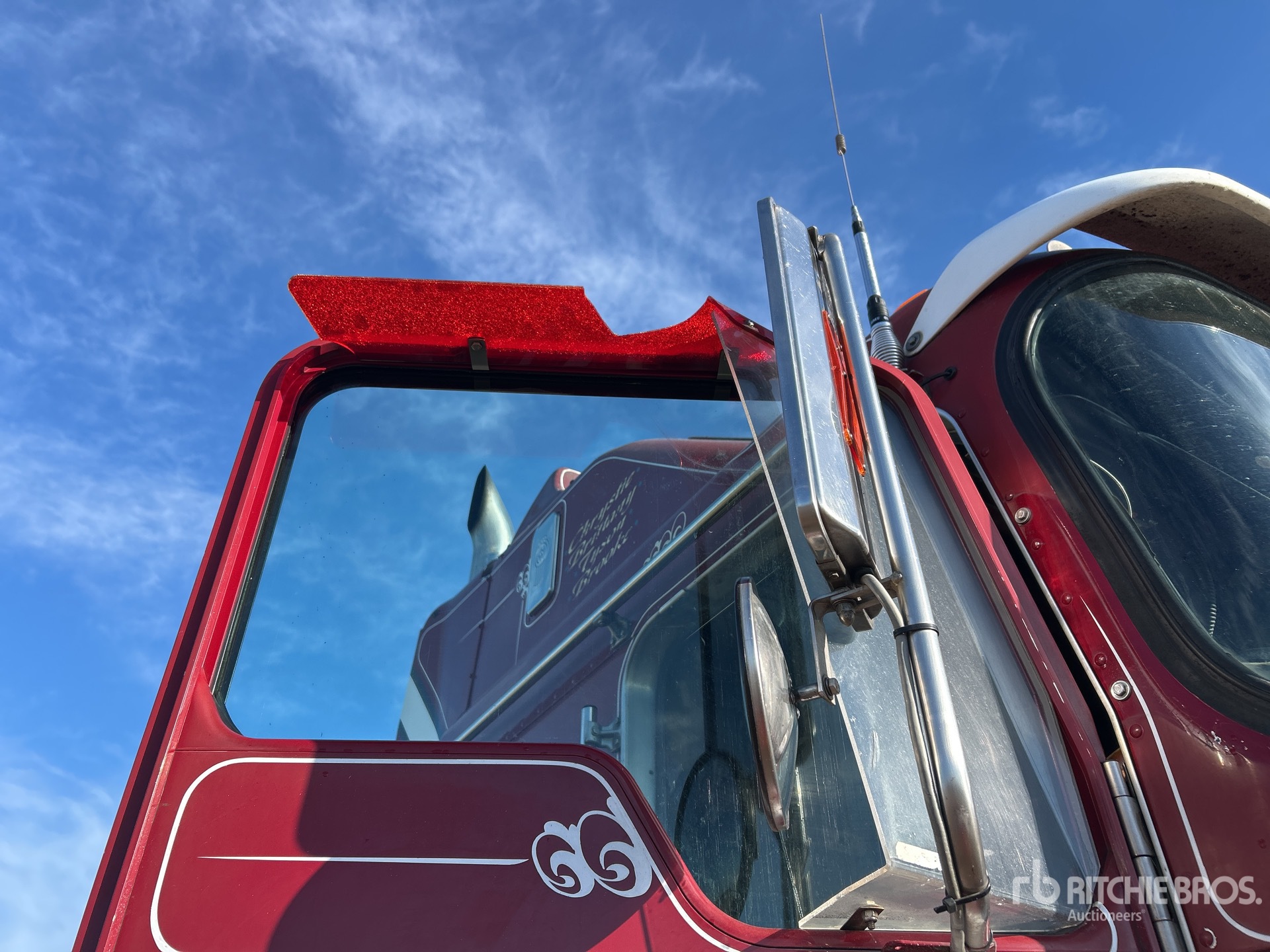 2010 Kenworth K108 AERODYNE