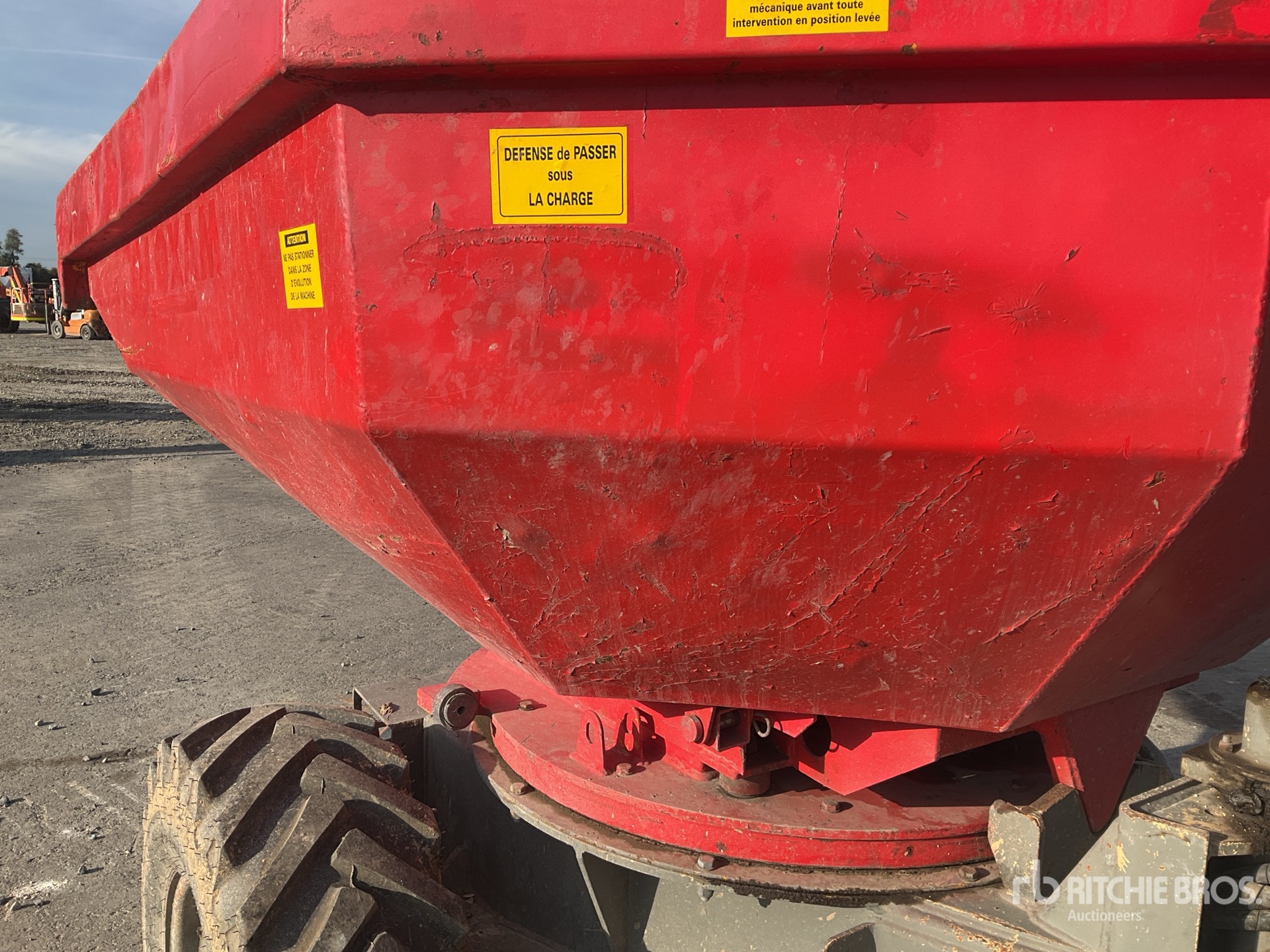 2013 Ausa D350AHG