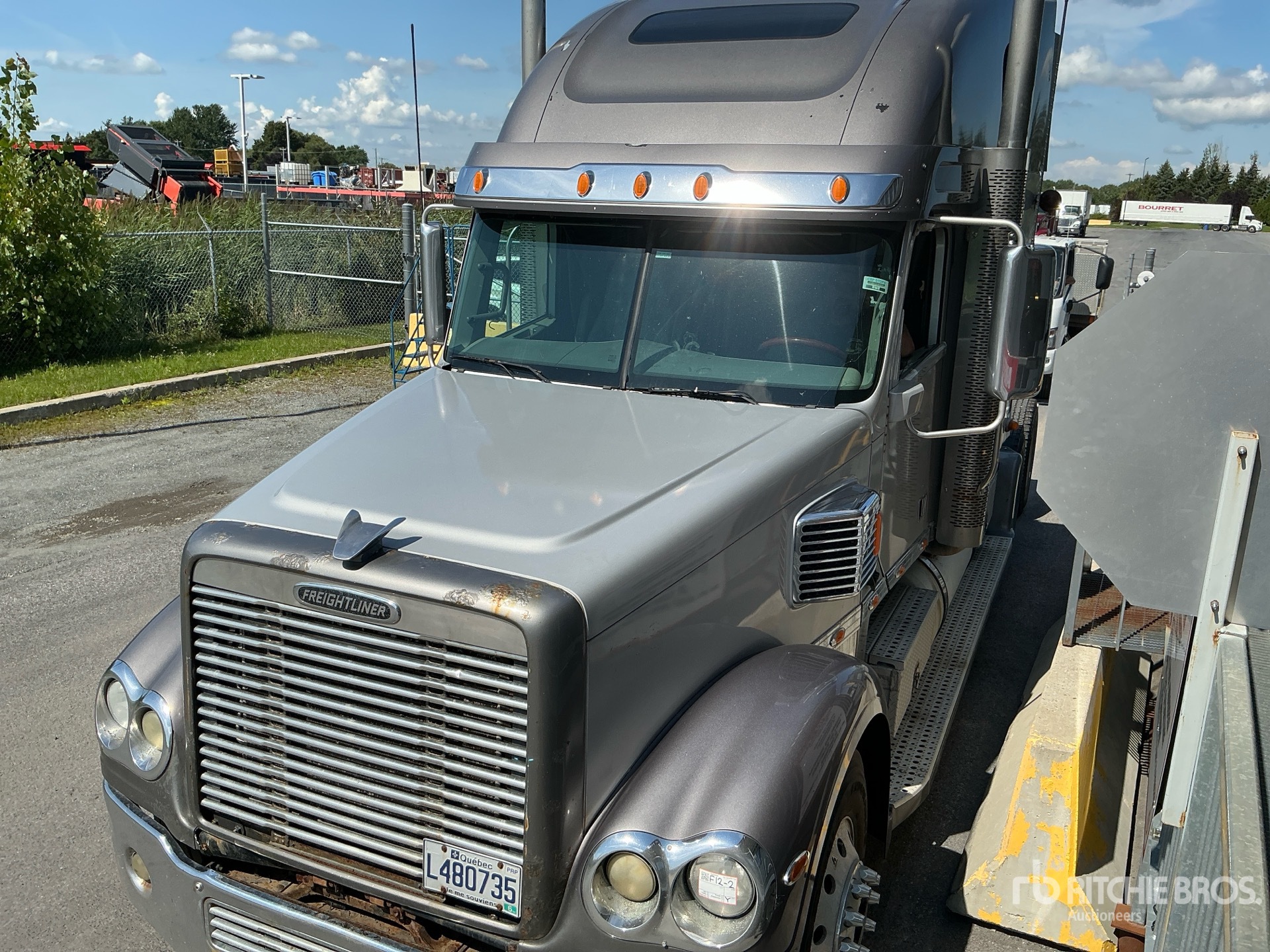 2013 Freightliner CORONADO 132