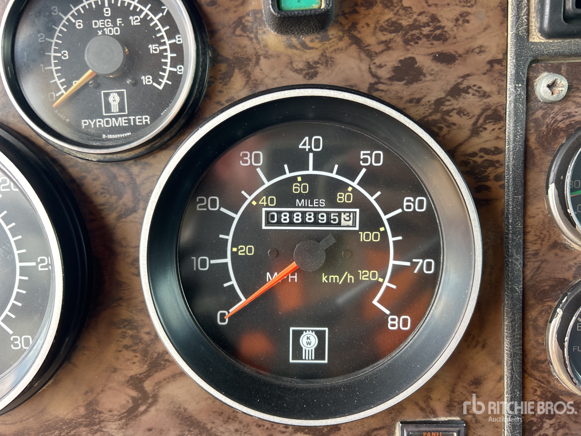 1990 Kenworth T800