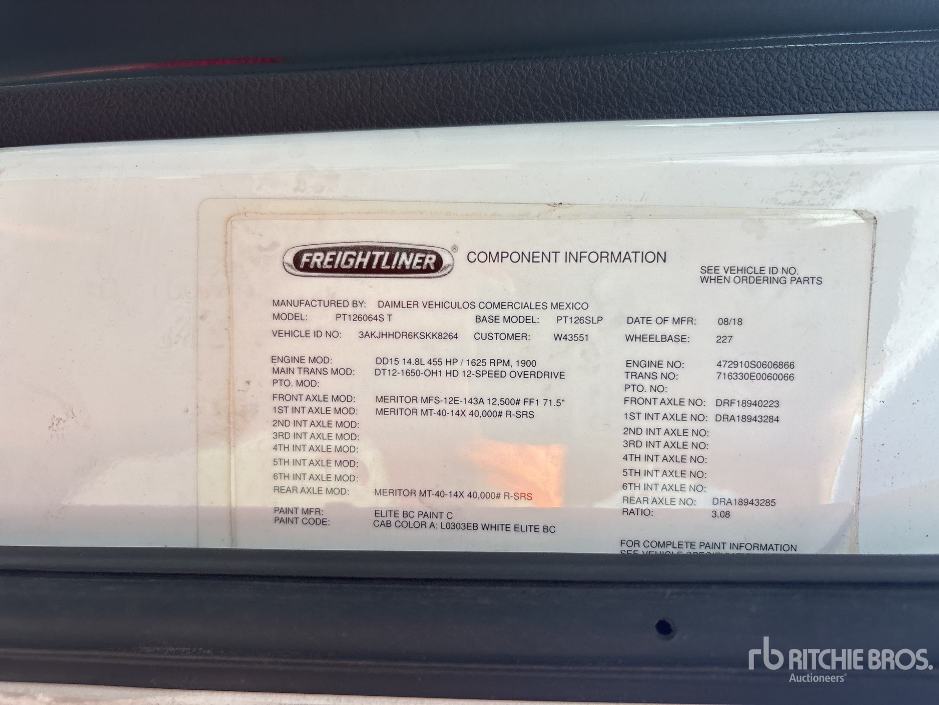 2019 Freightliner CASCADIA 126