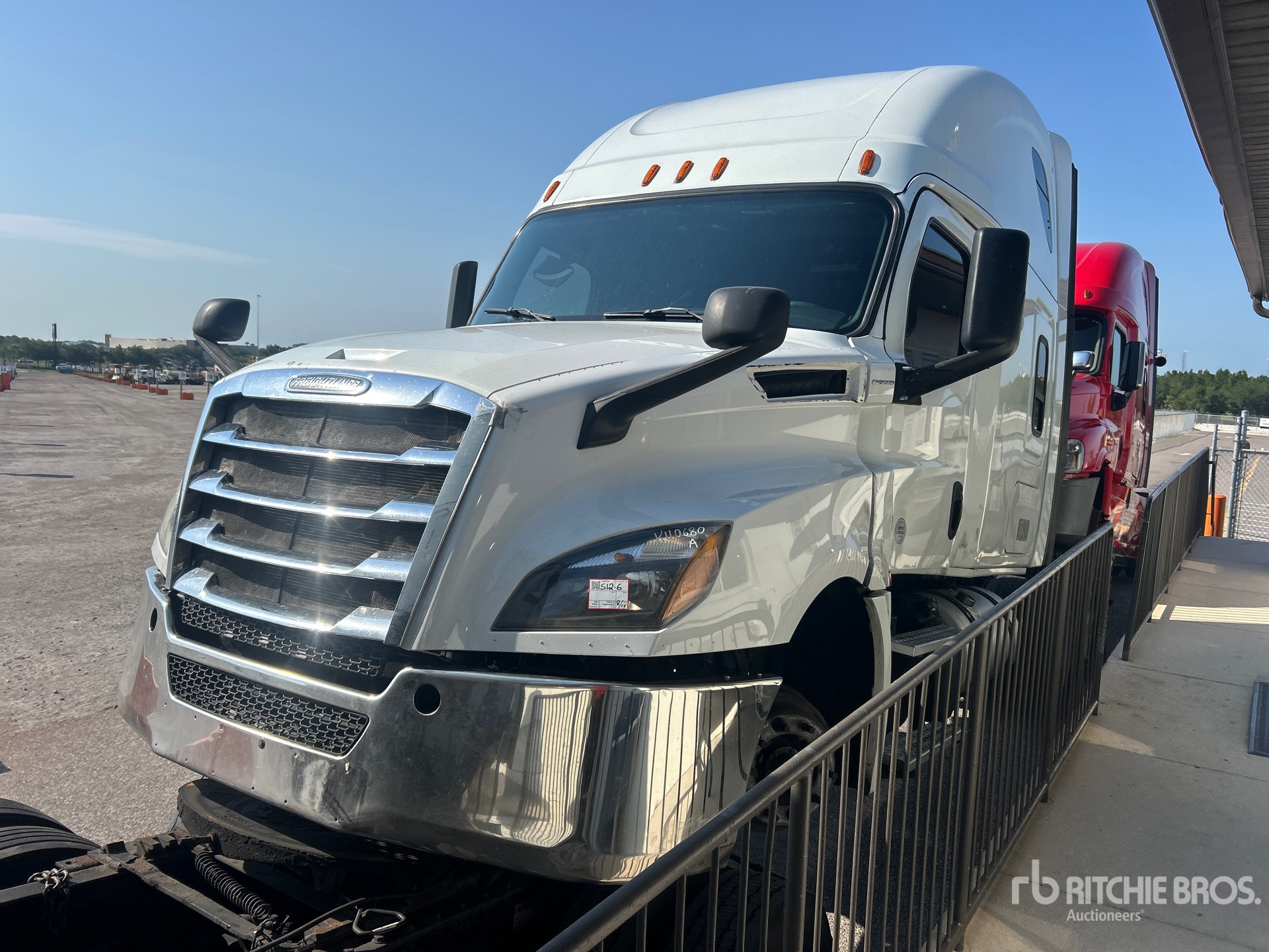 2019 Freightliner CASCADIA 126