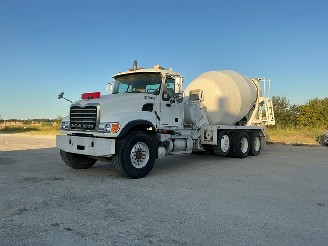2004 Mack CV513 8x4 Mixer Truck 2004 Mack CV513 8x4 Mixer Truck