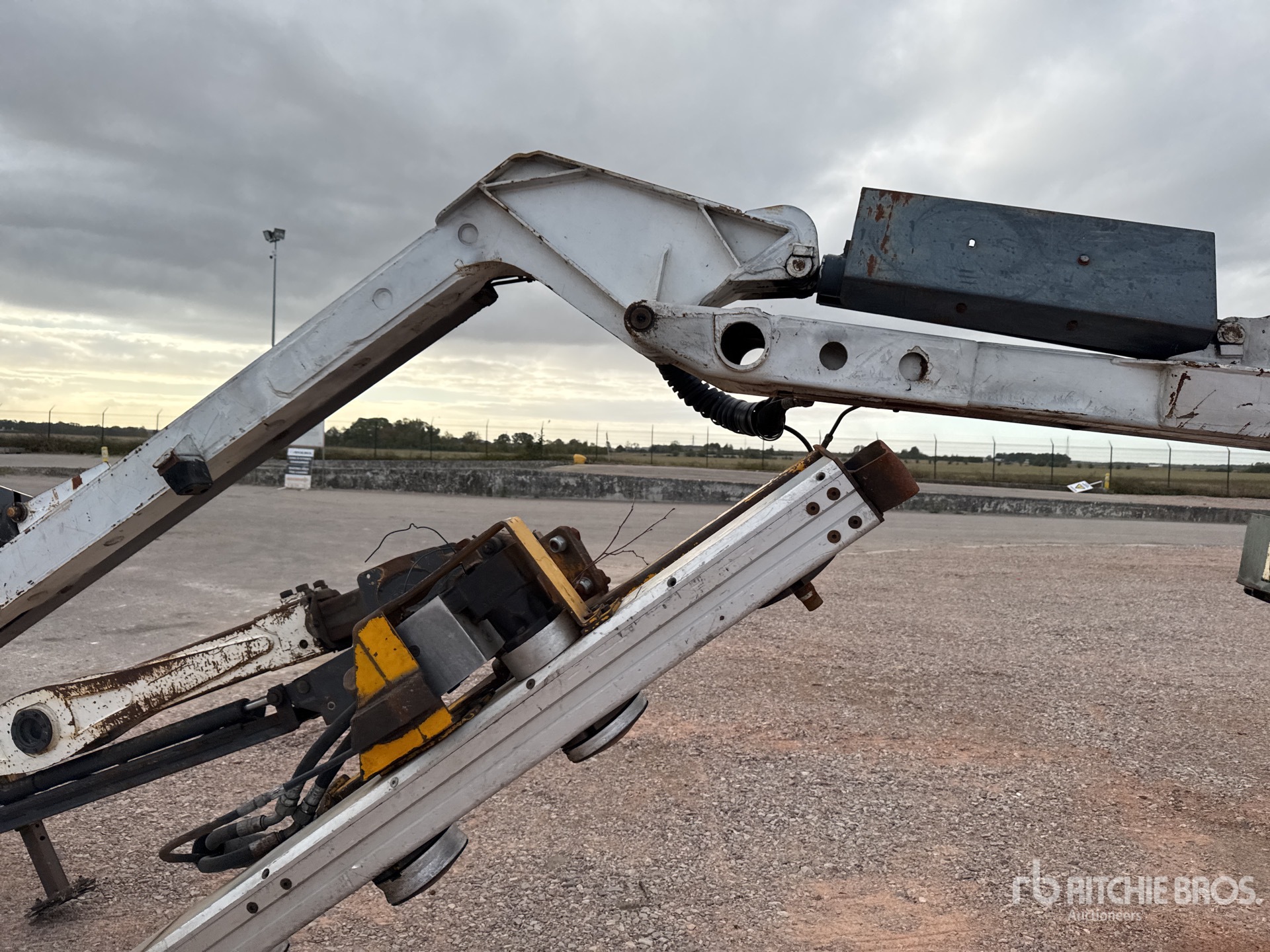 2005 Claas ARES 836RZ