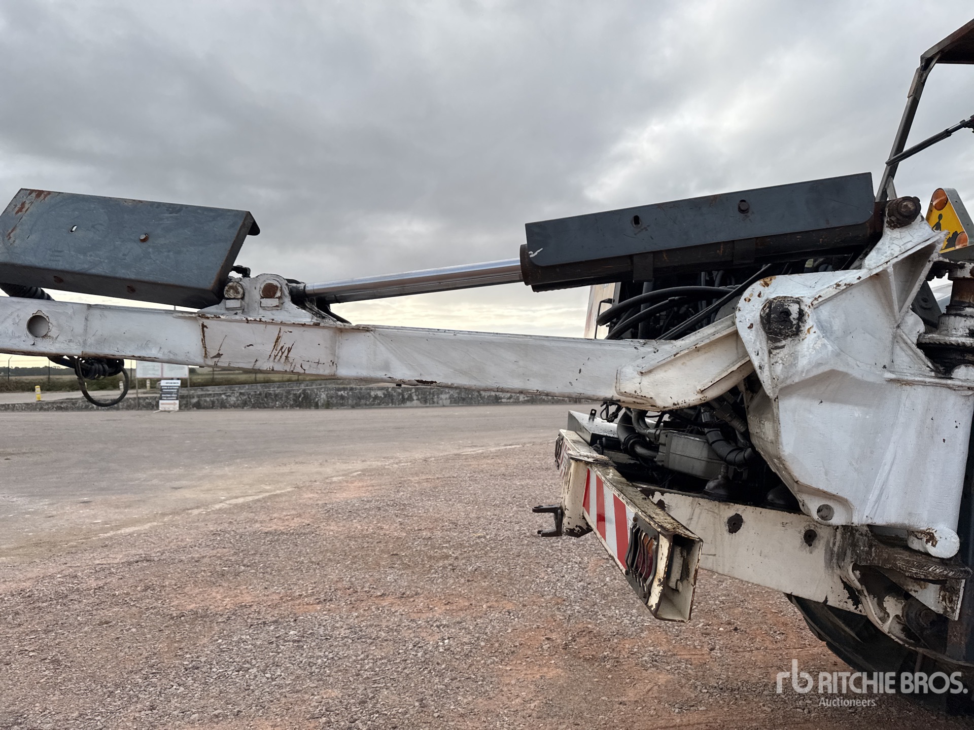 2005 Claas ARES 836RZ