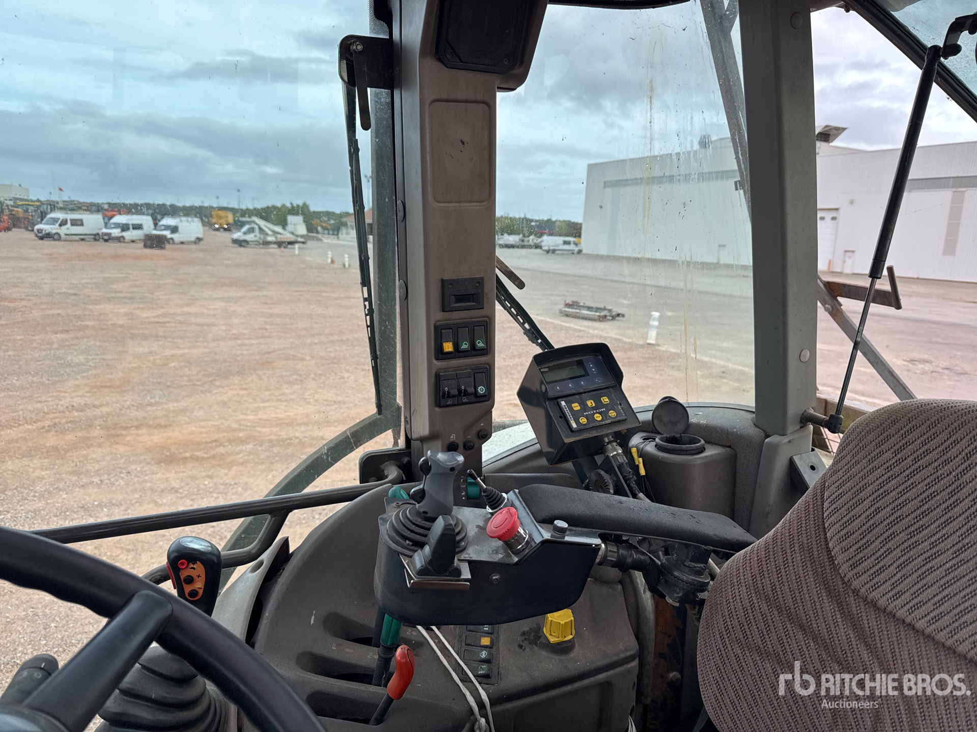 2005 Claas ARES 836RZ