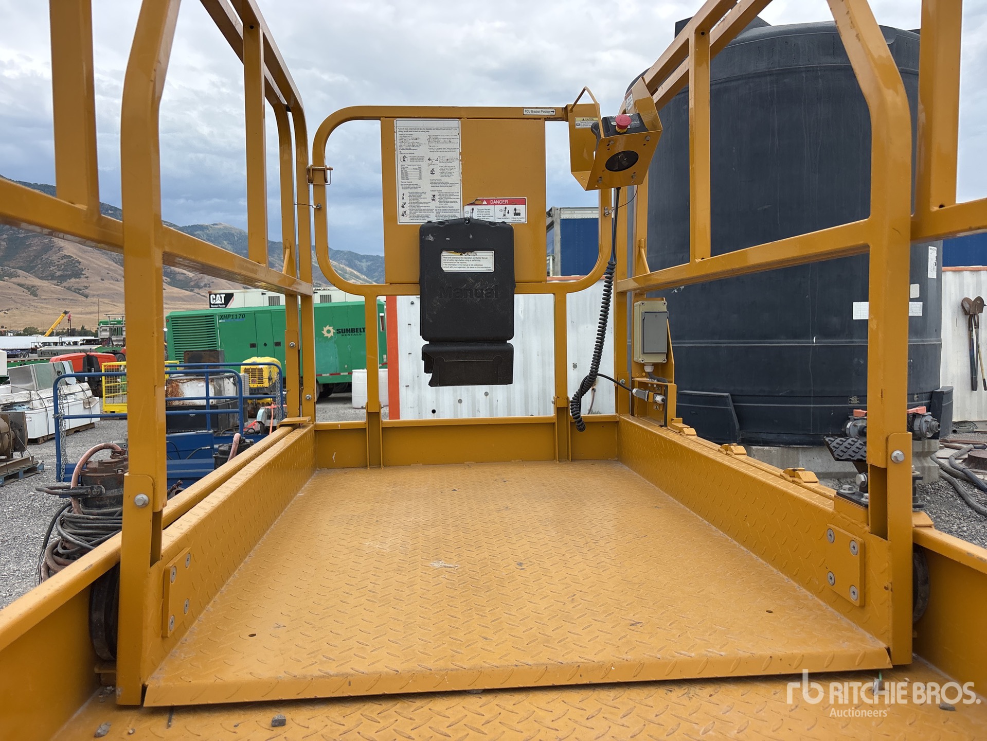 2022 XCMG XG3246AC