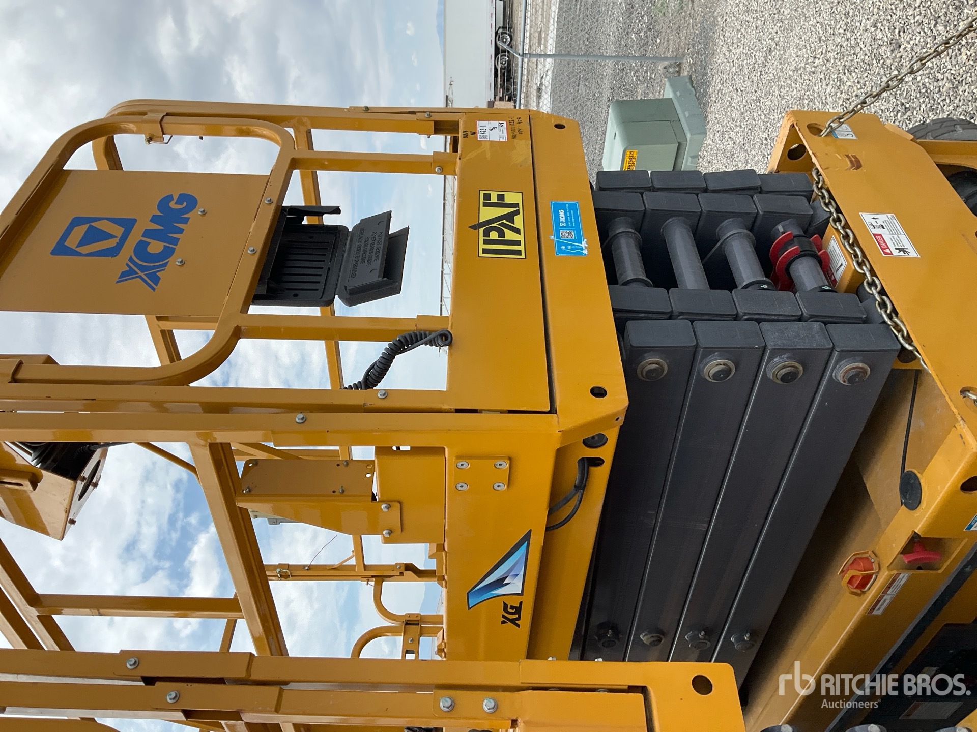 2022 XCMG XG3246AC