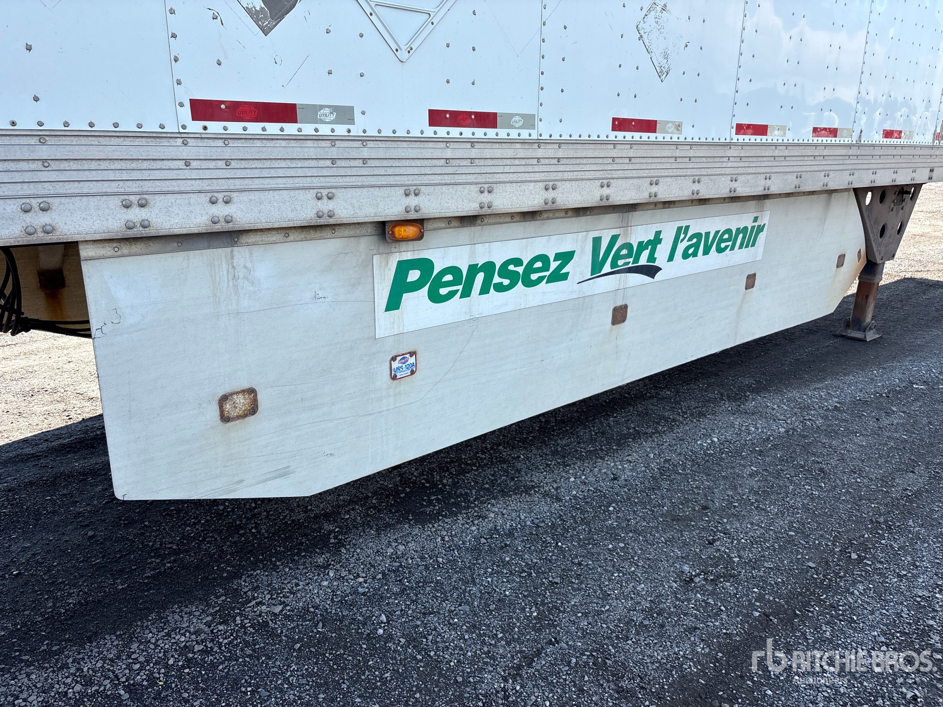 2014 Utility 53 ft x 102 in Tri/A