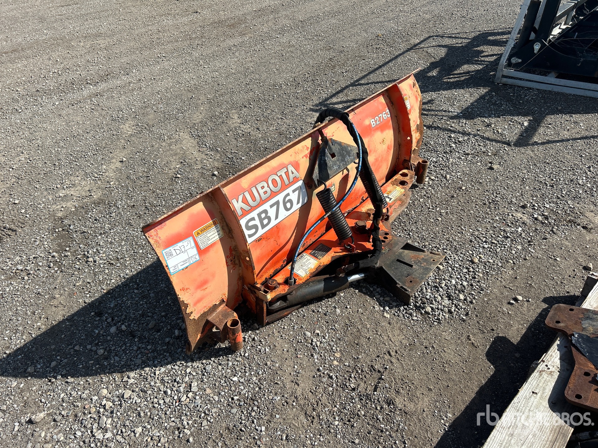Kubota B2763