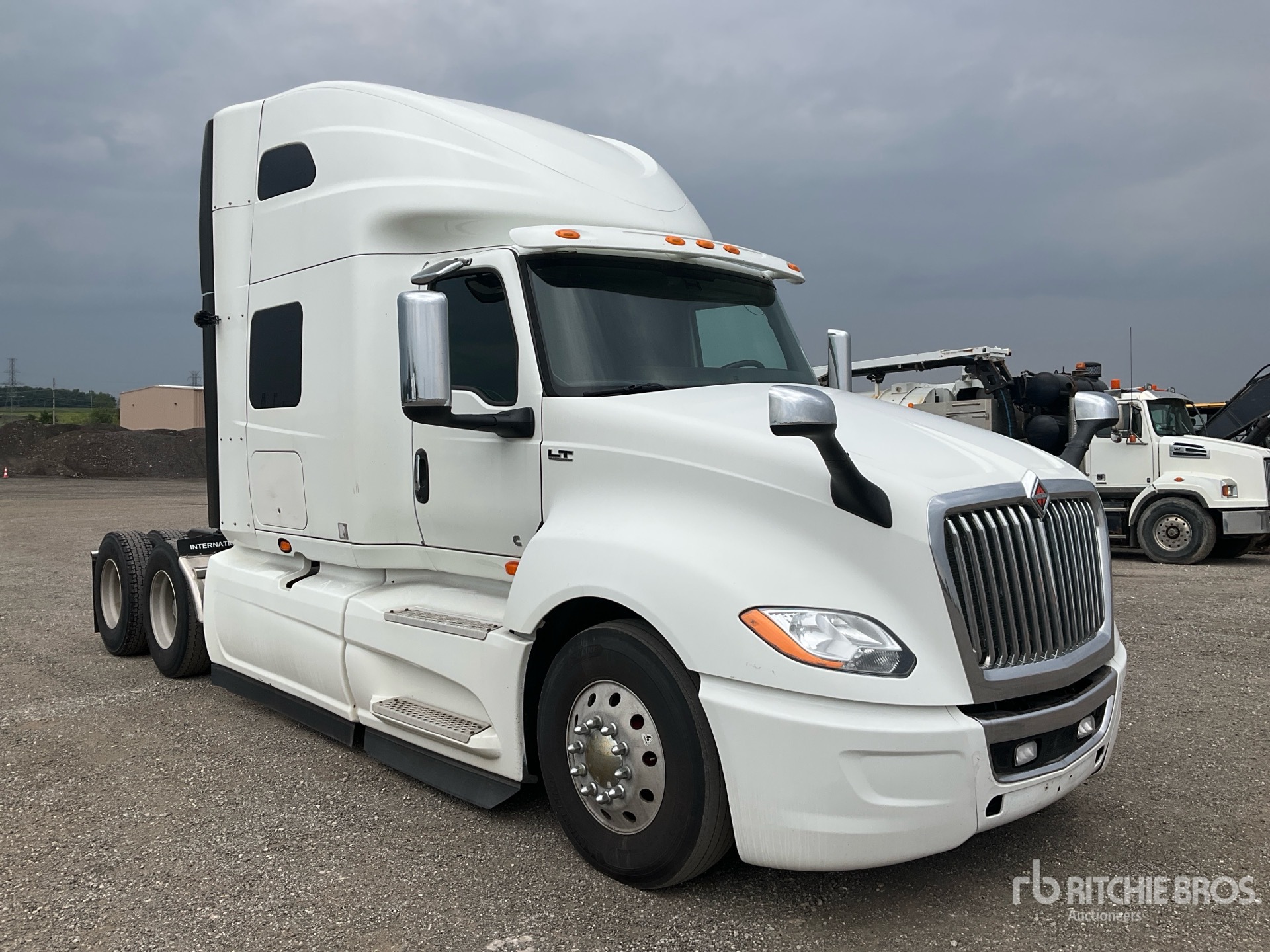 2022 International LT625