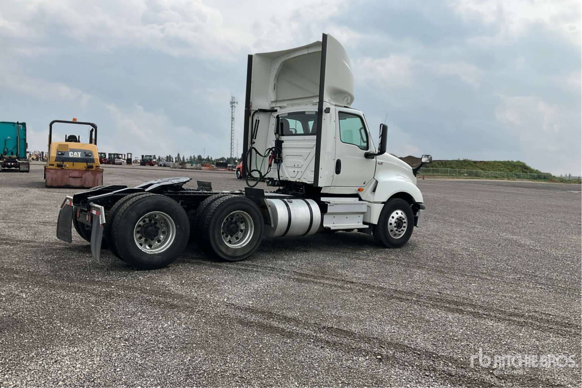 2020 International LT625