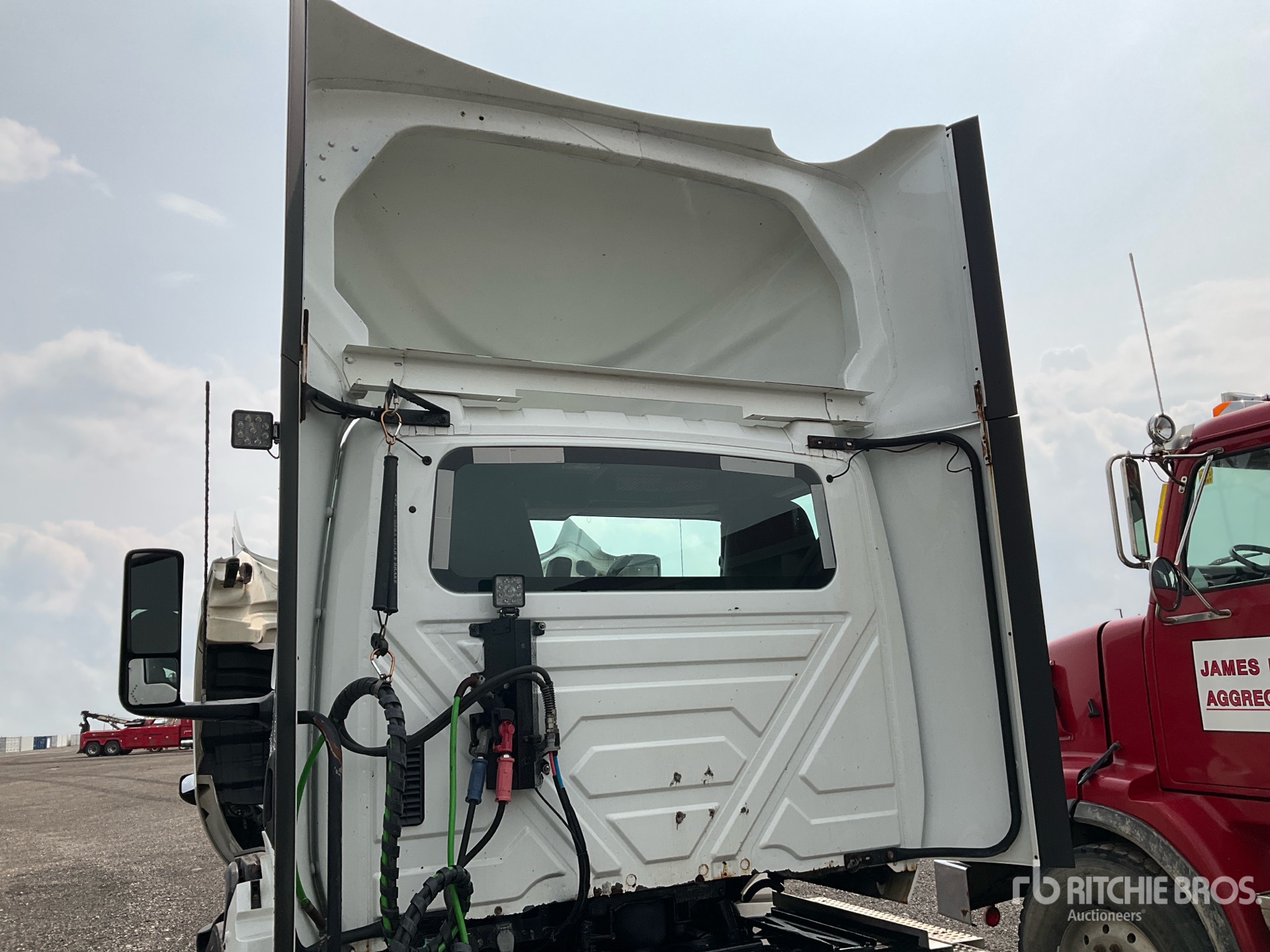 2020 International LT625