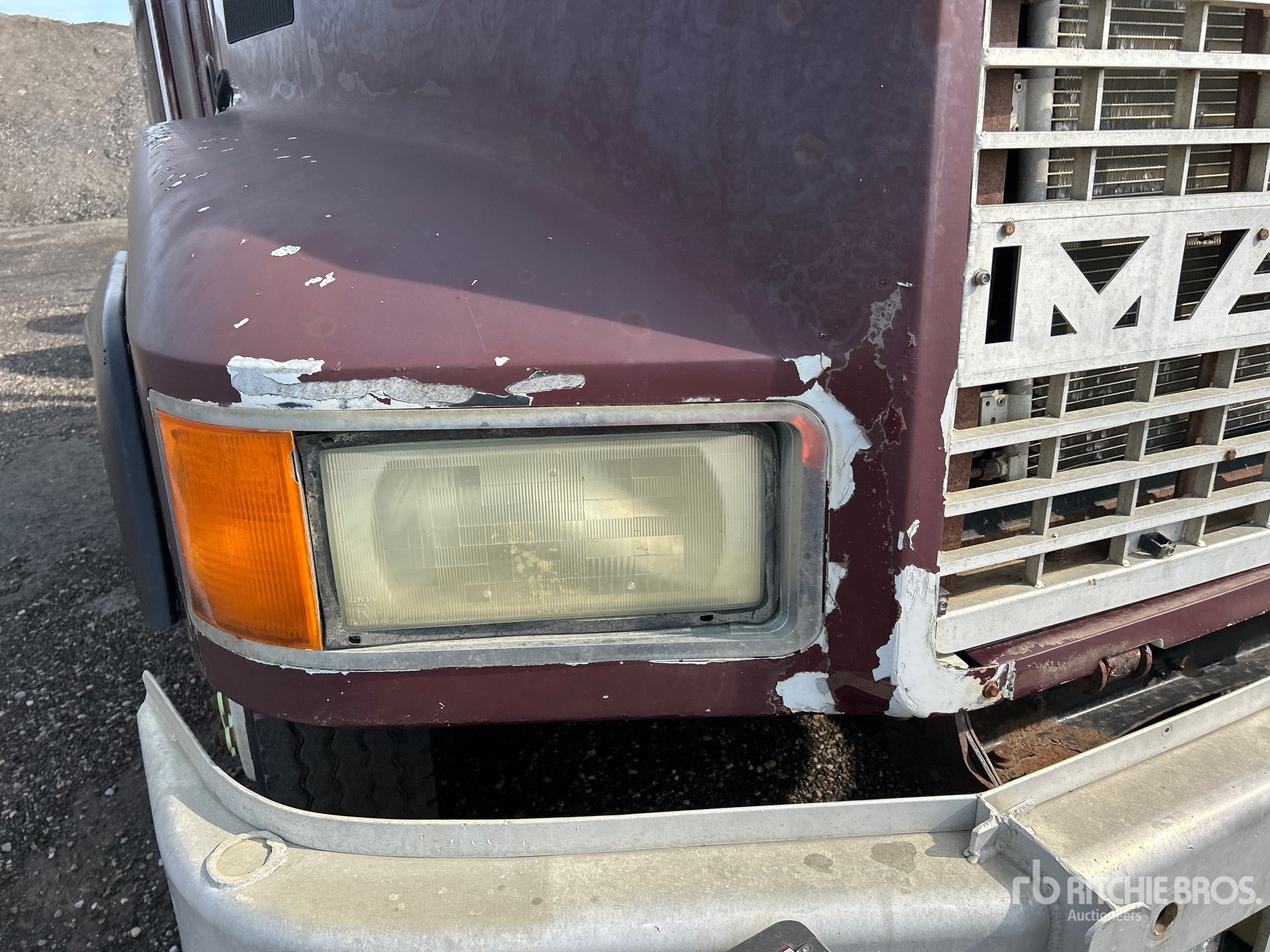 2001 Mack CH613
