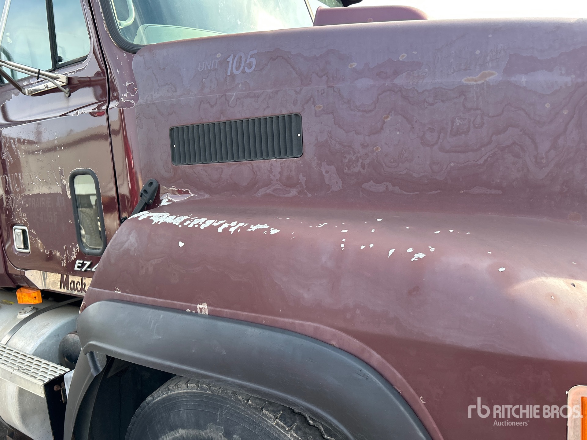 2001 Mack CH613