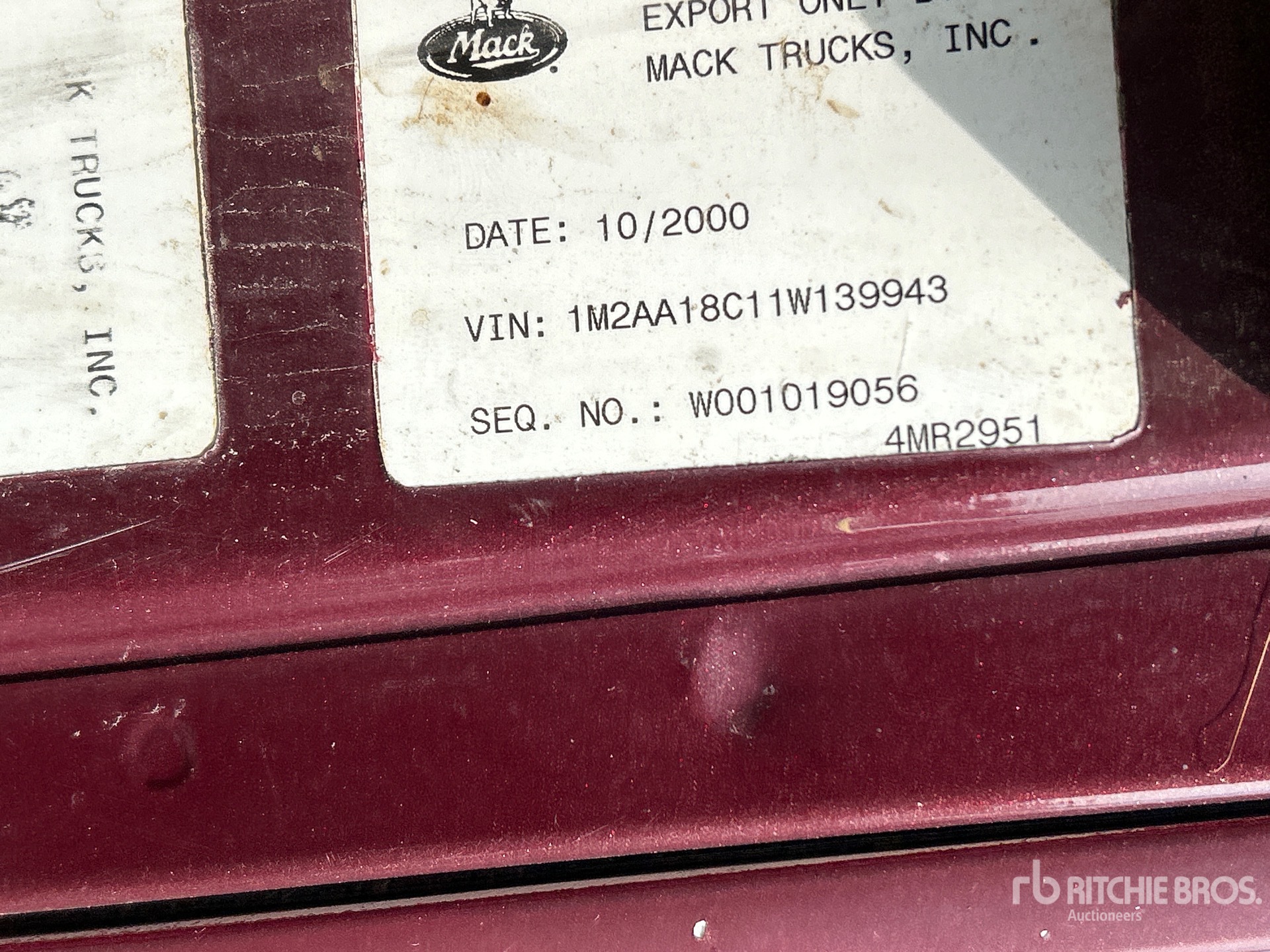 2001 Mack CH613