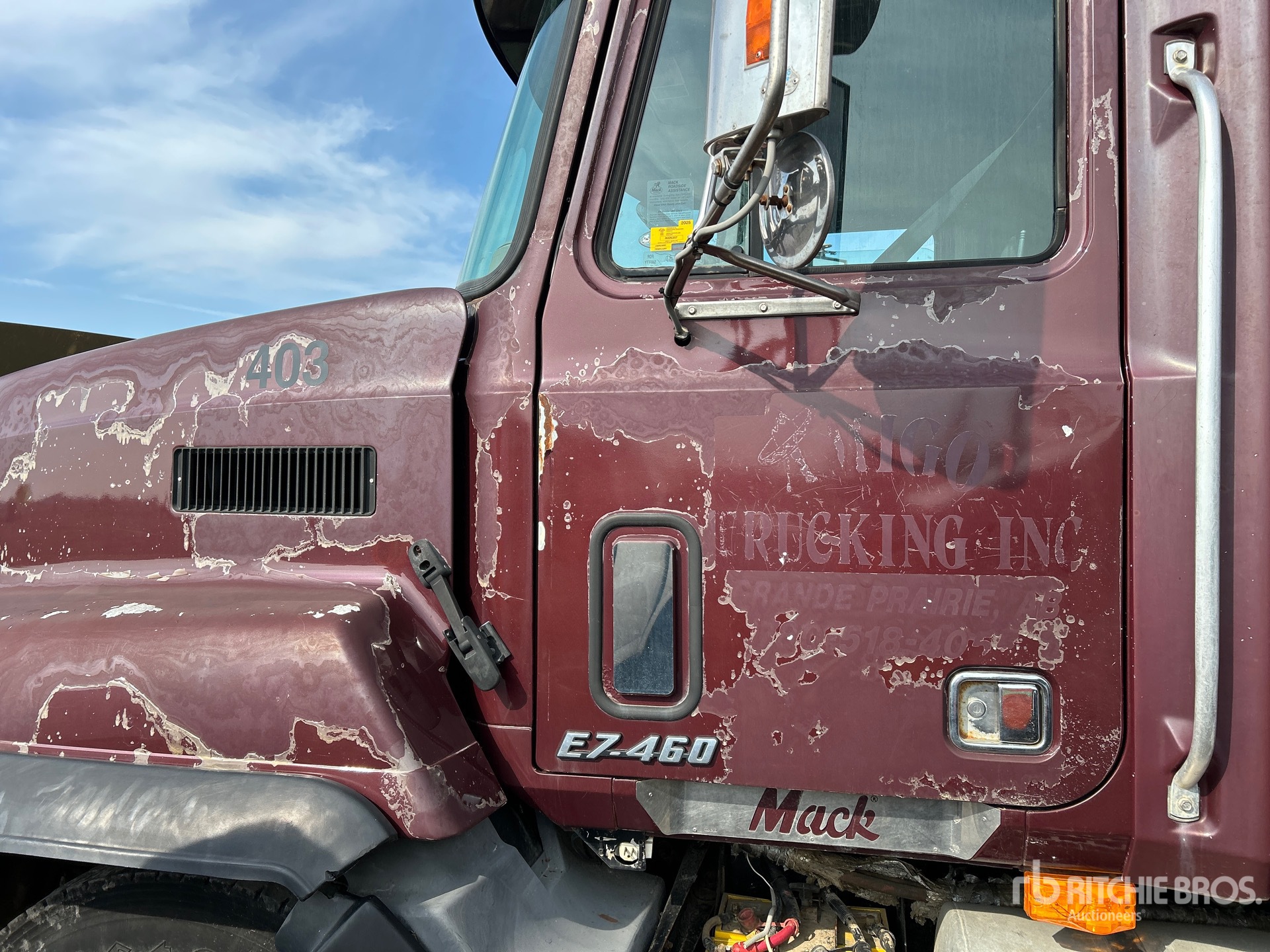 2001 Mack CH613