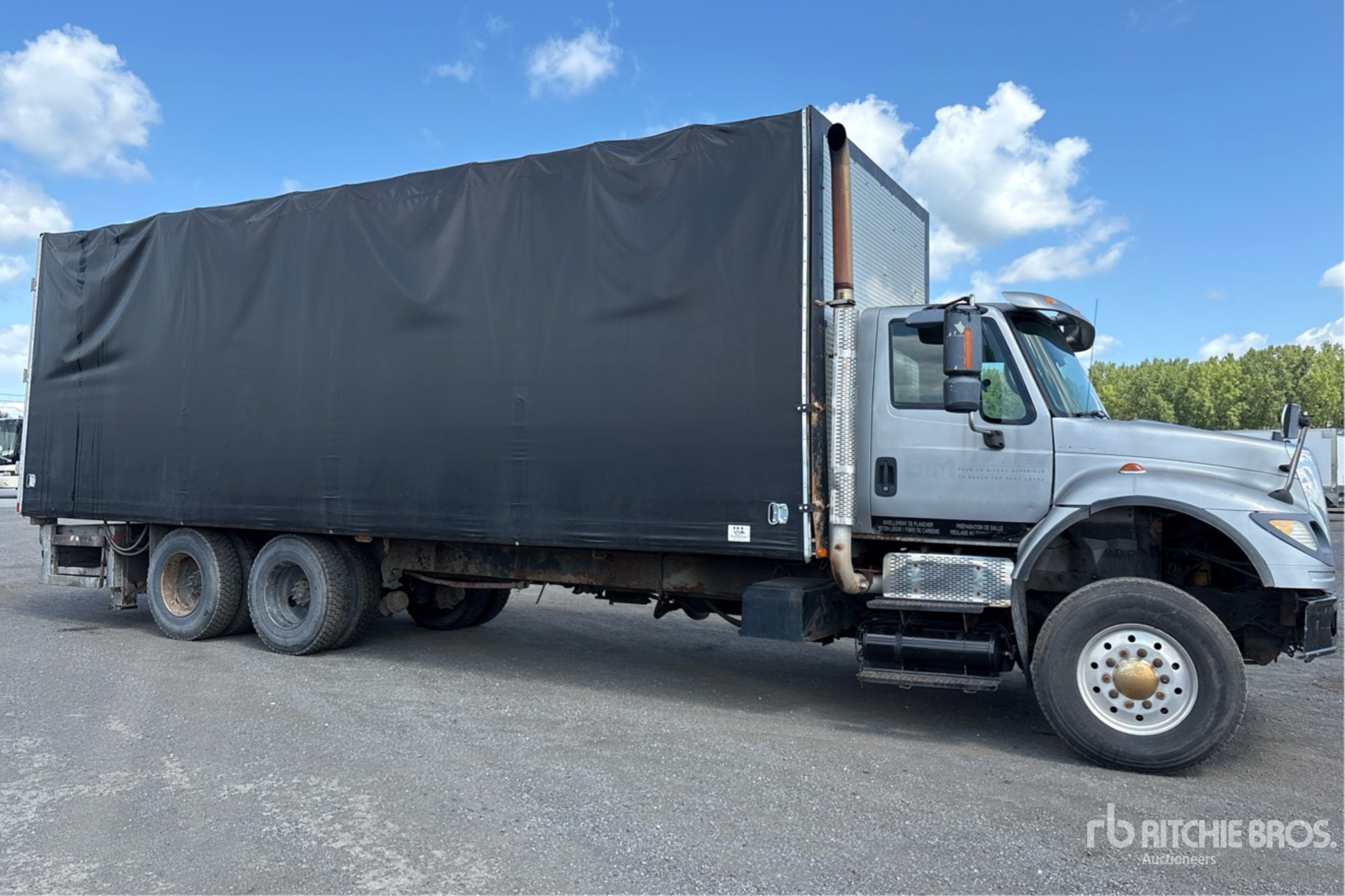 2004 International 7600