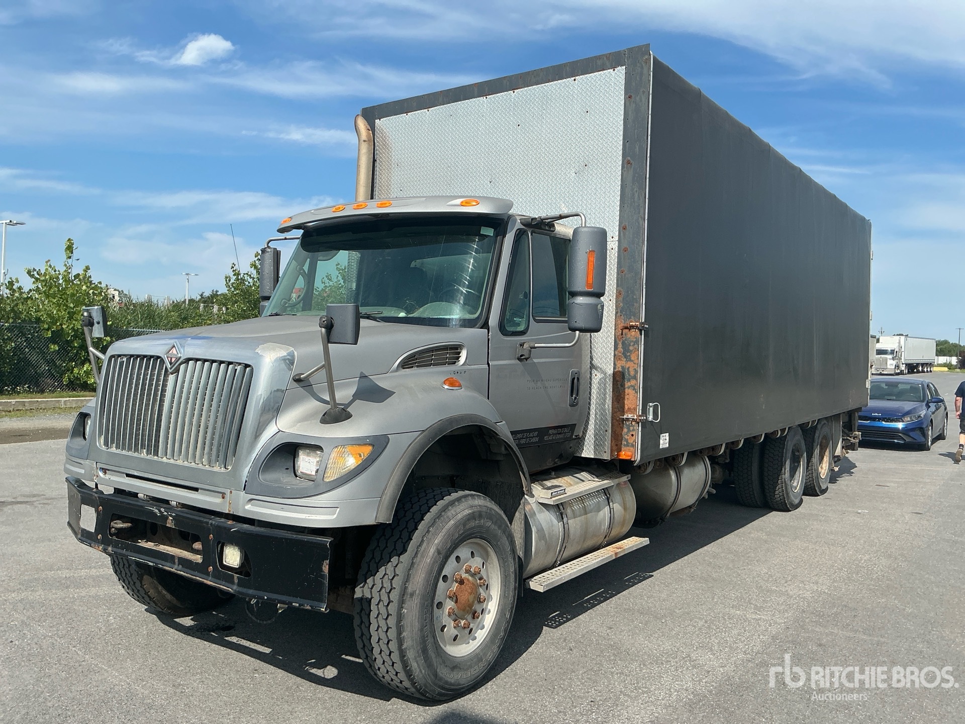 2004 International 7600