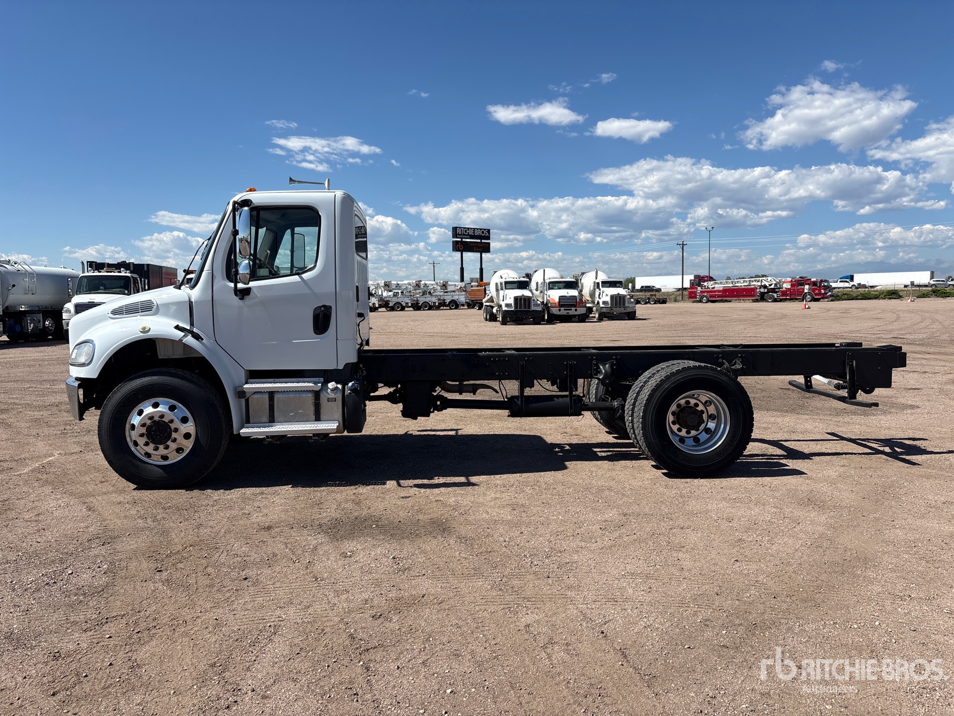 2017 Freightliner M2 106