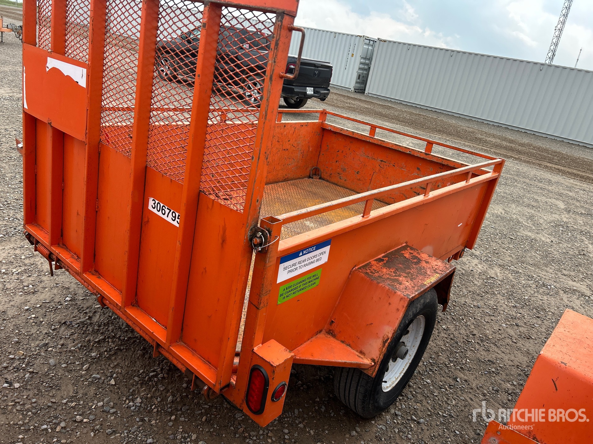 General Appearance with Picture, Right Rear Corner