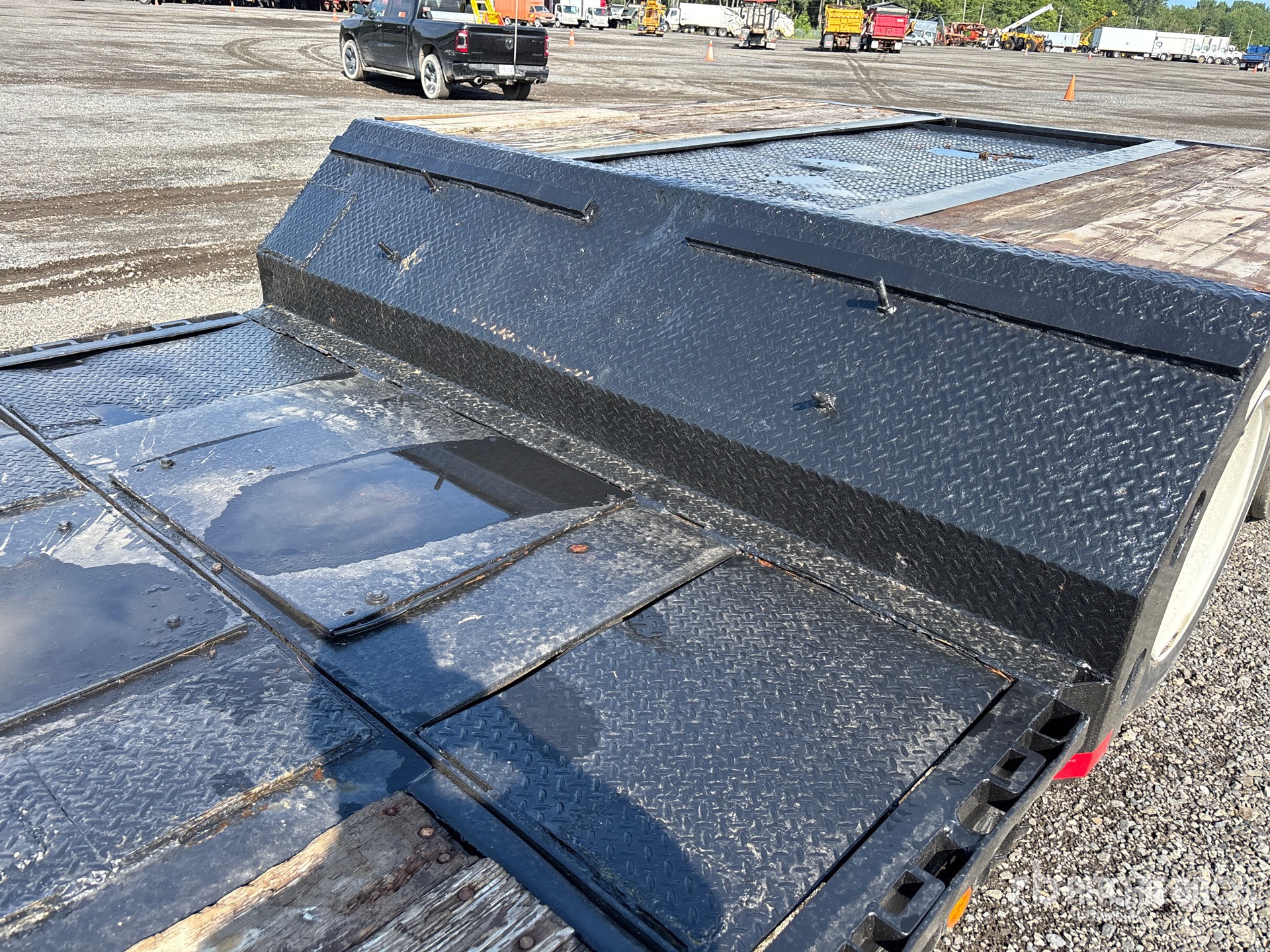 1998 Trail King T/A Removable Gooseneck