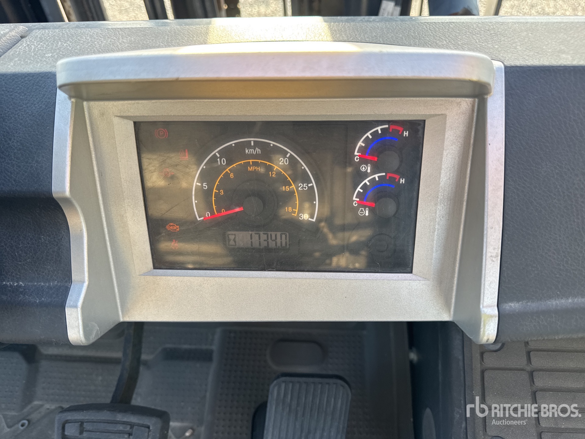 2023 Doosan G25E-7